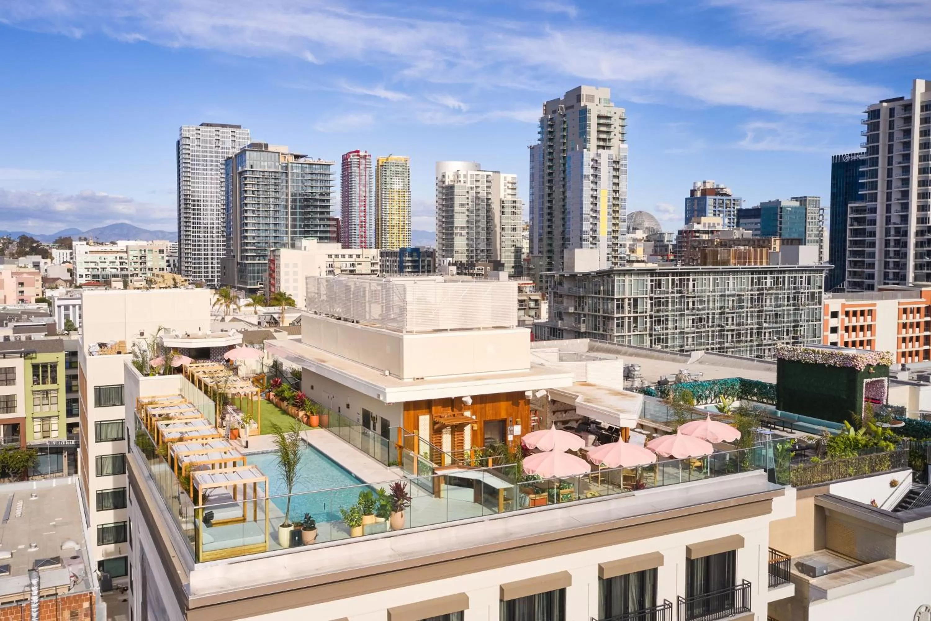 Lounge or bar in AC Hotel by Marriott San Diego Downtown Gaslamp Quarter