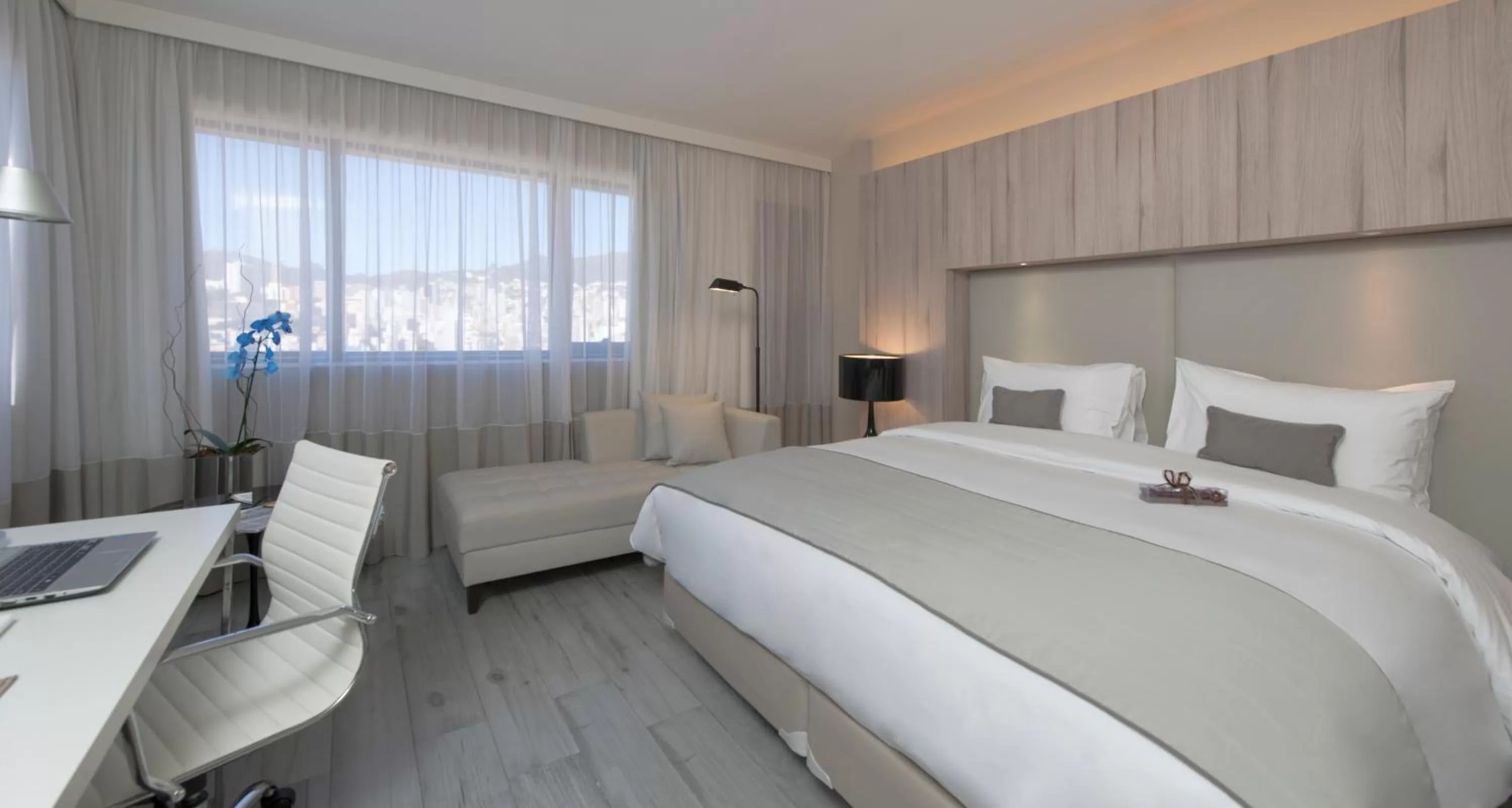 Bed in Radisson Blu Belo Horizonte Savassi