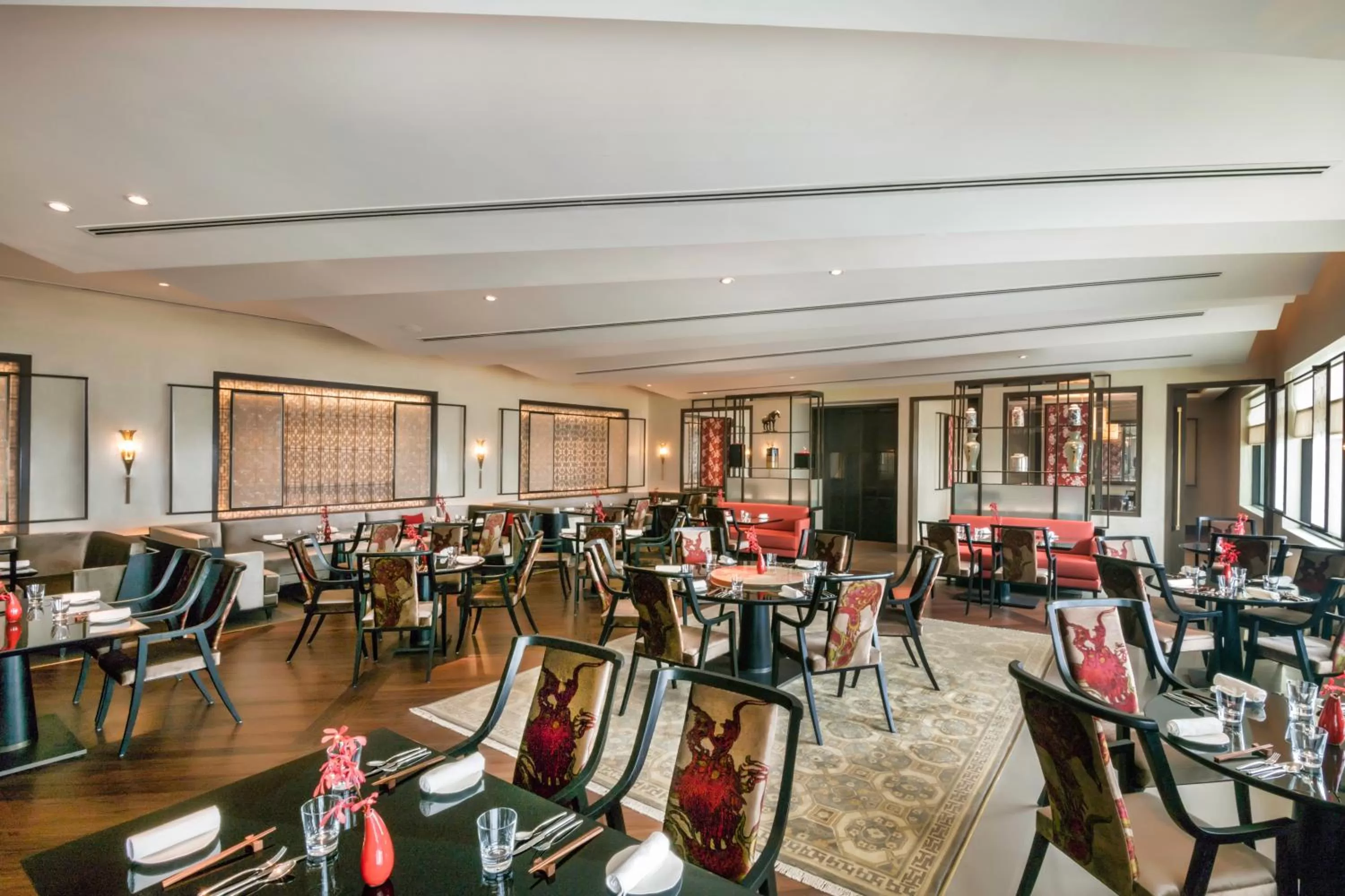 Restaurant/places to eat in The Oberoi New Delhi