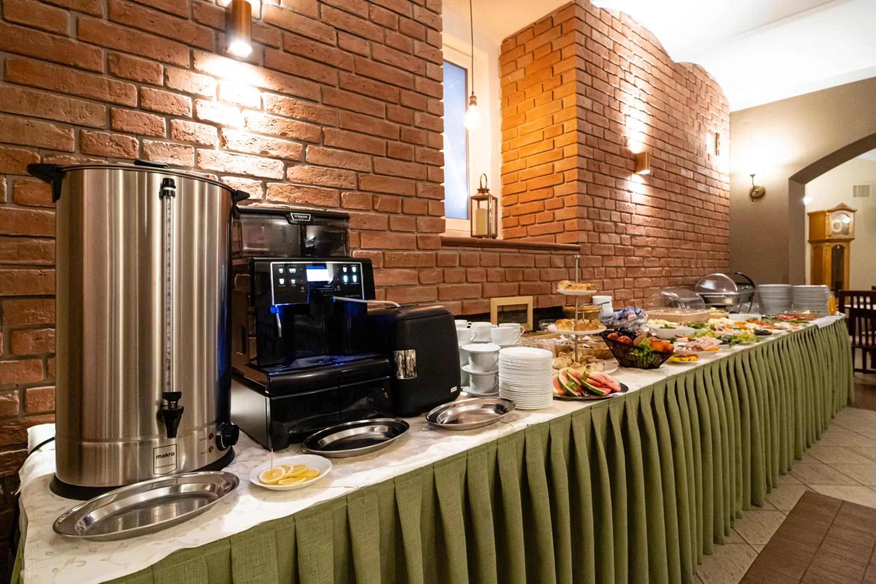 Breakfast in Hotel Polonia