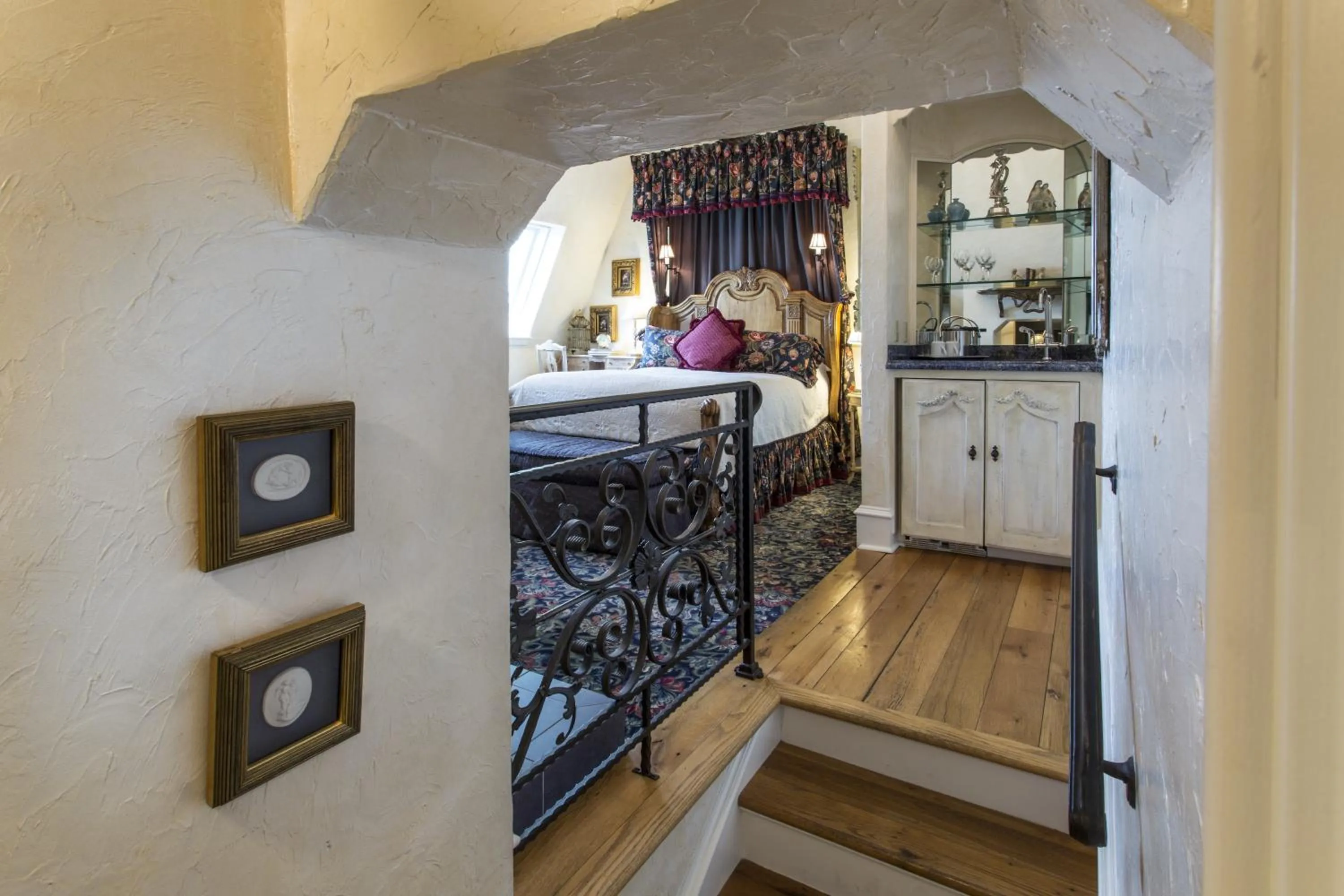 Day, Bed in The Chanler at Cliff Walk