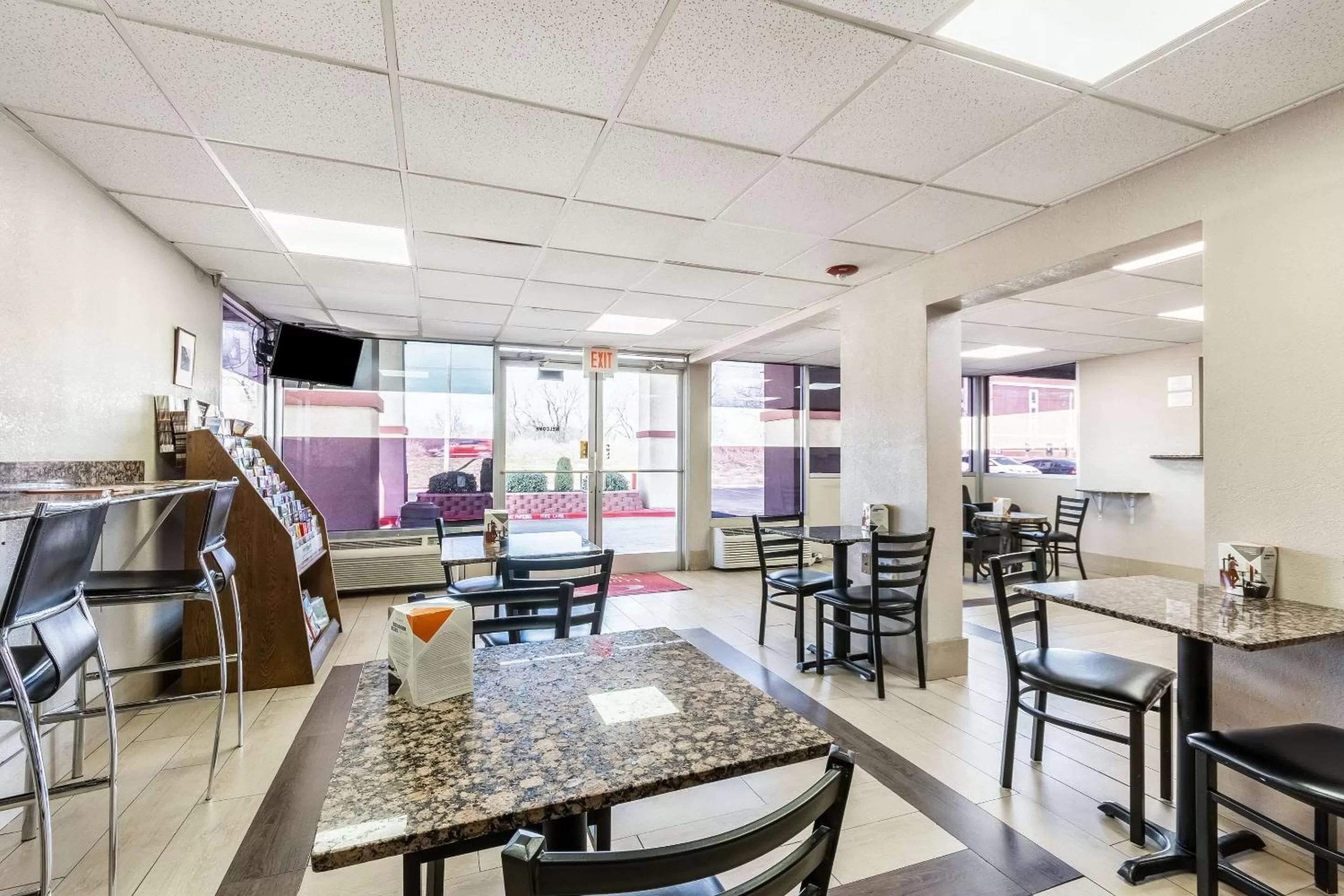 Restaurant/places to eat in Econo Lodge Inn & Suites Near Bricktown