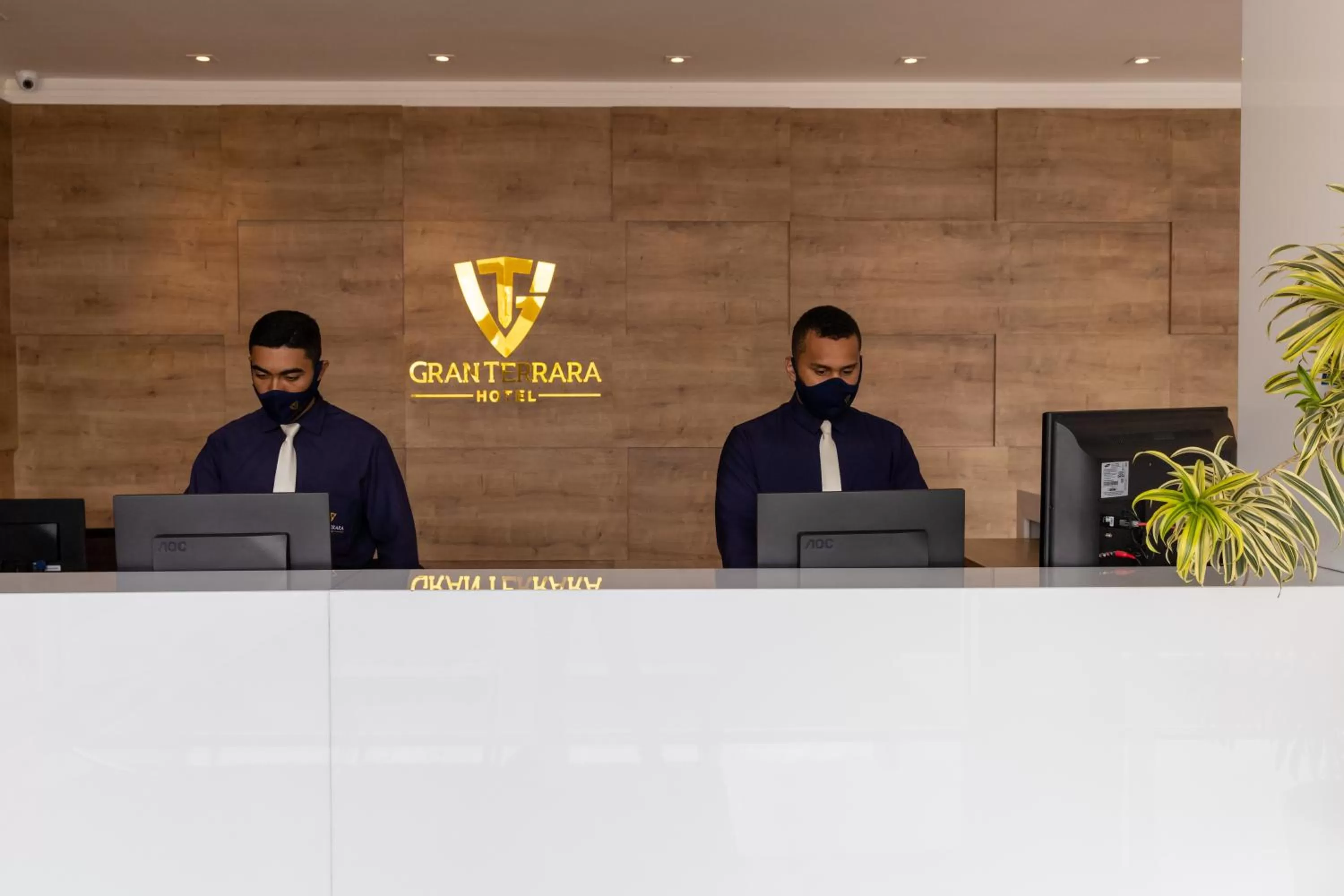 Staff, Lobby/Reception in Granterrara Hotel