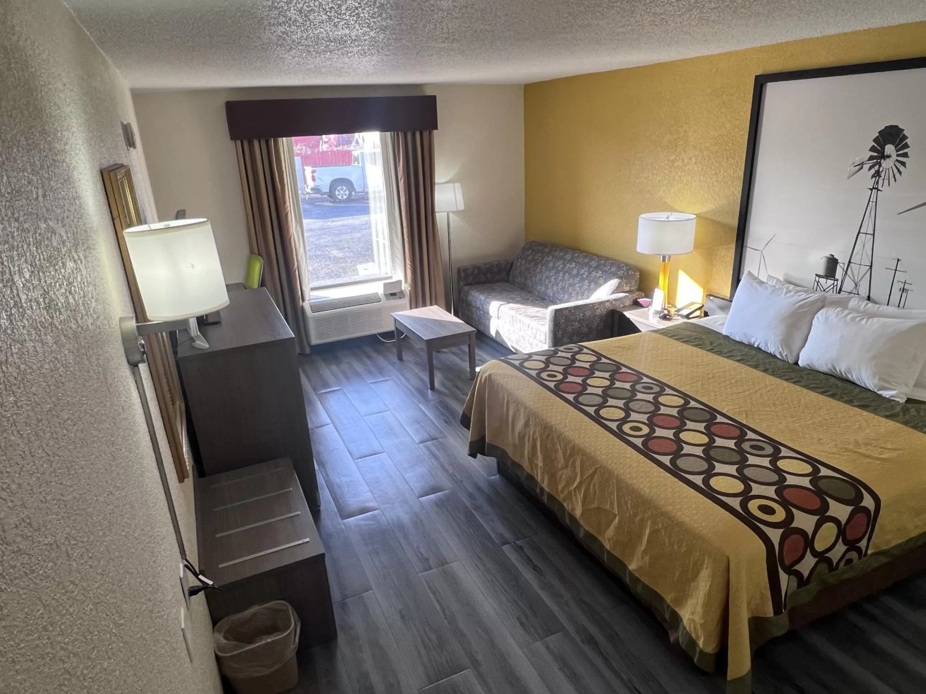 Bed in Super 8 by Wyndham Ft Stockton