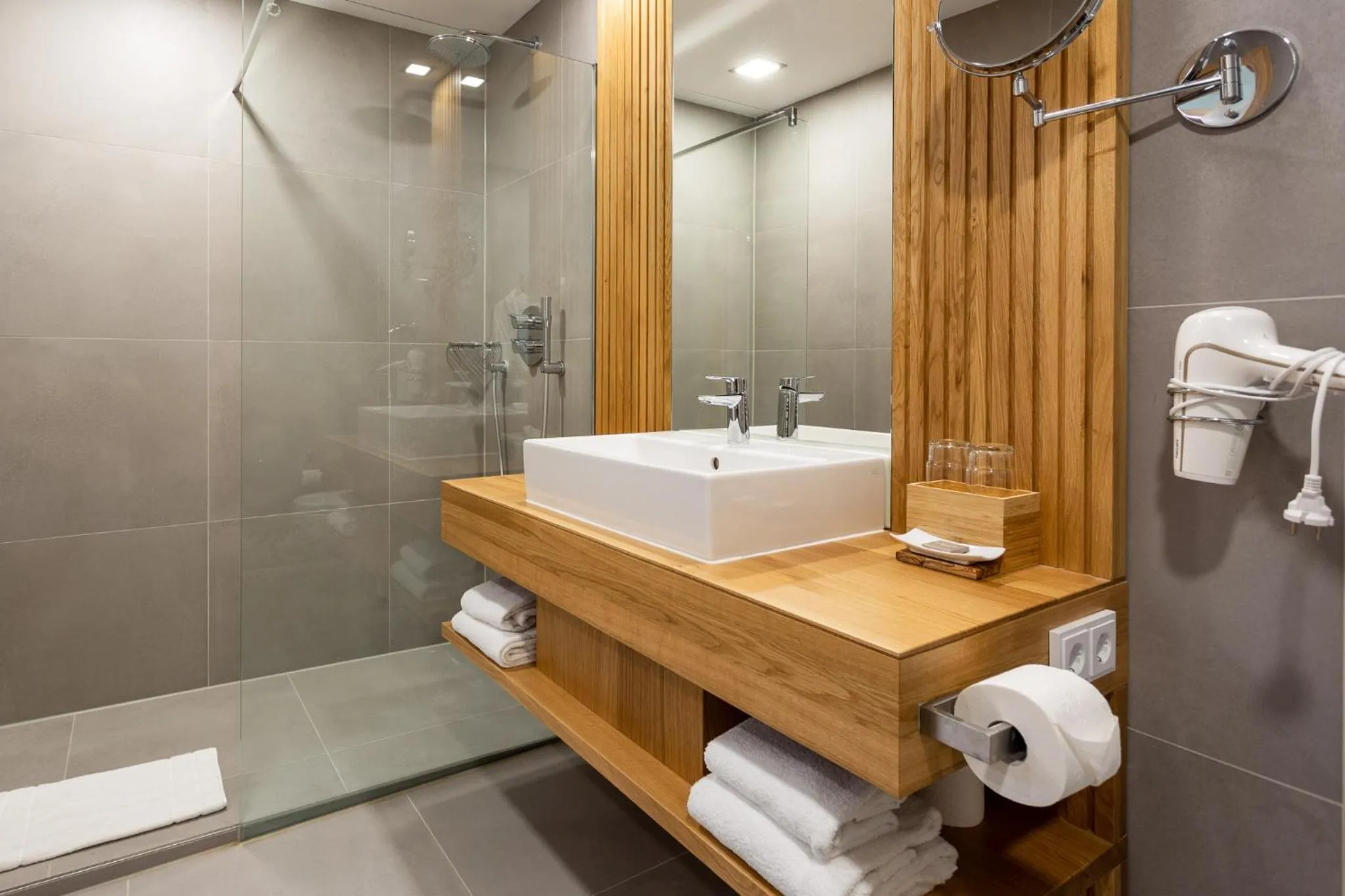 Bathroom in Das Parkhotel