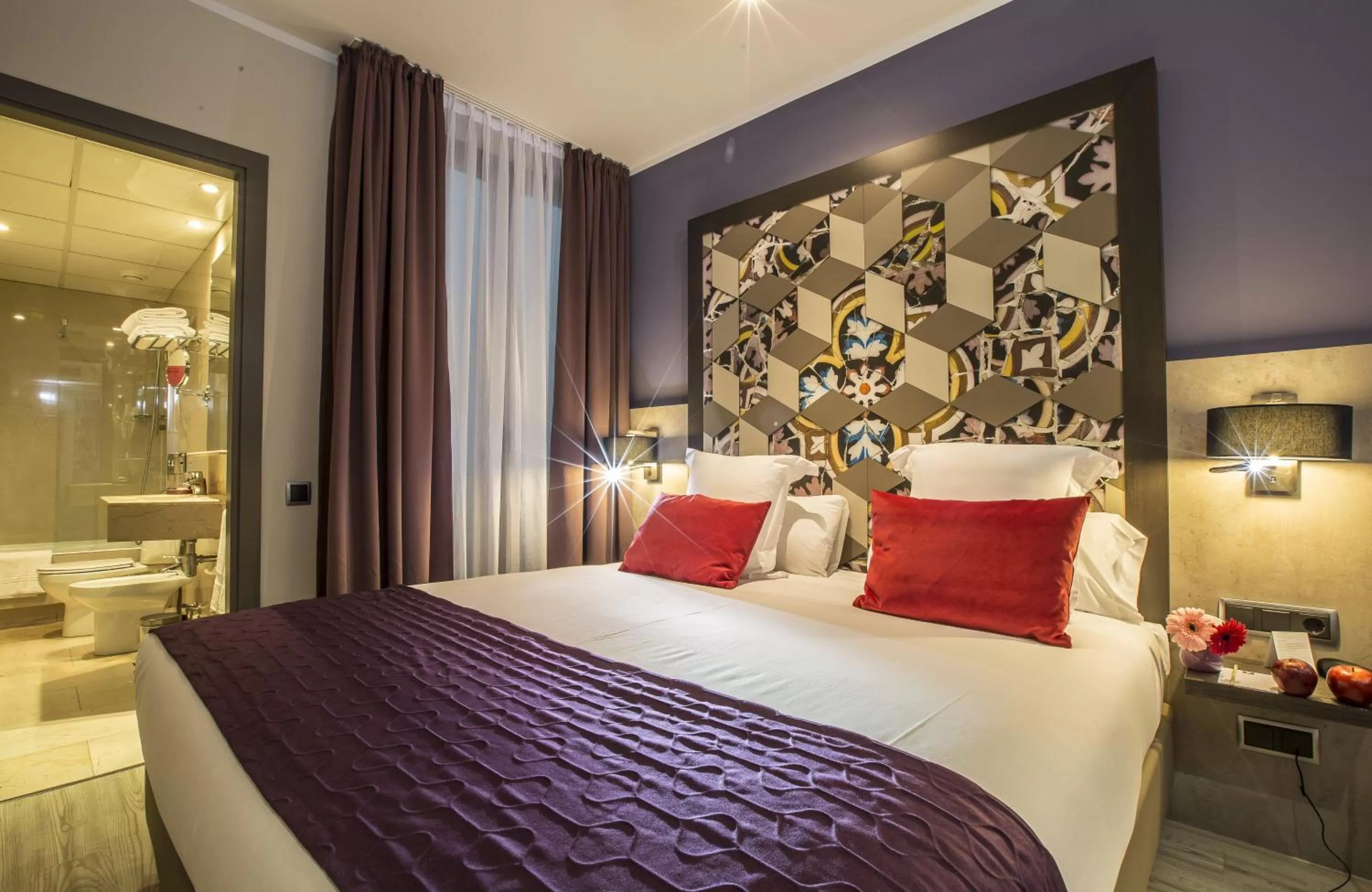 Bedroom, Bed in Leonardo Hotel Barcelona Las Ramblas