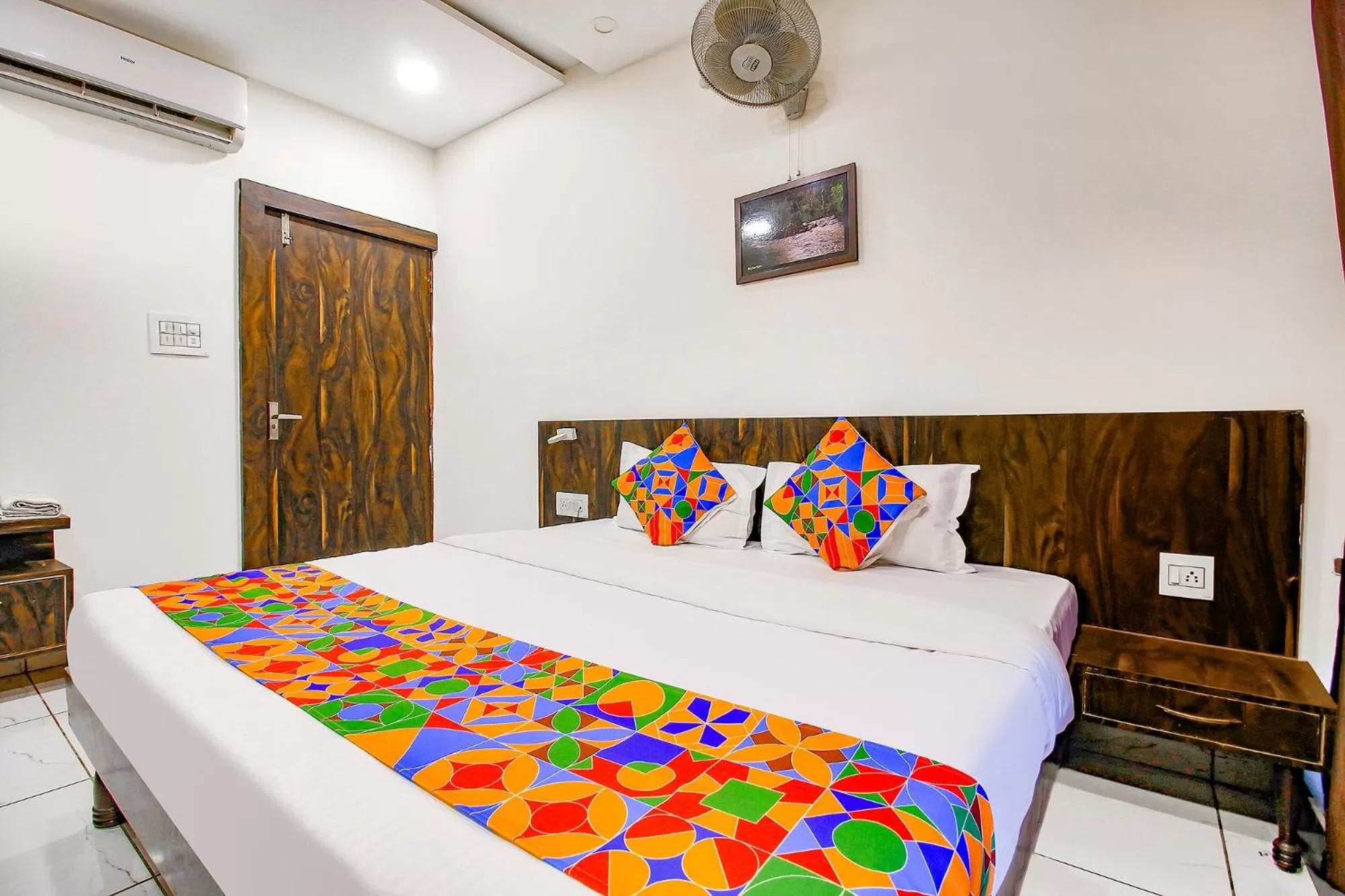 Photo of the whole room, Bed in FabHotel HTC