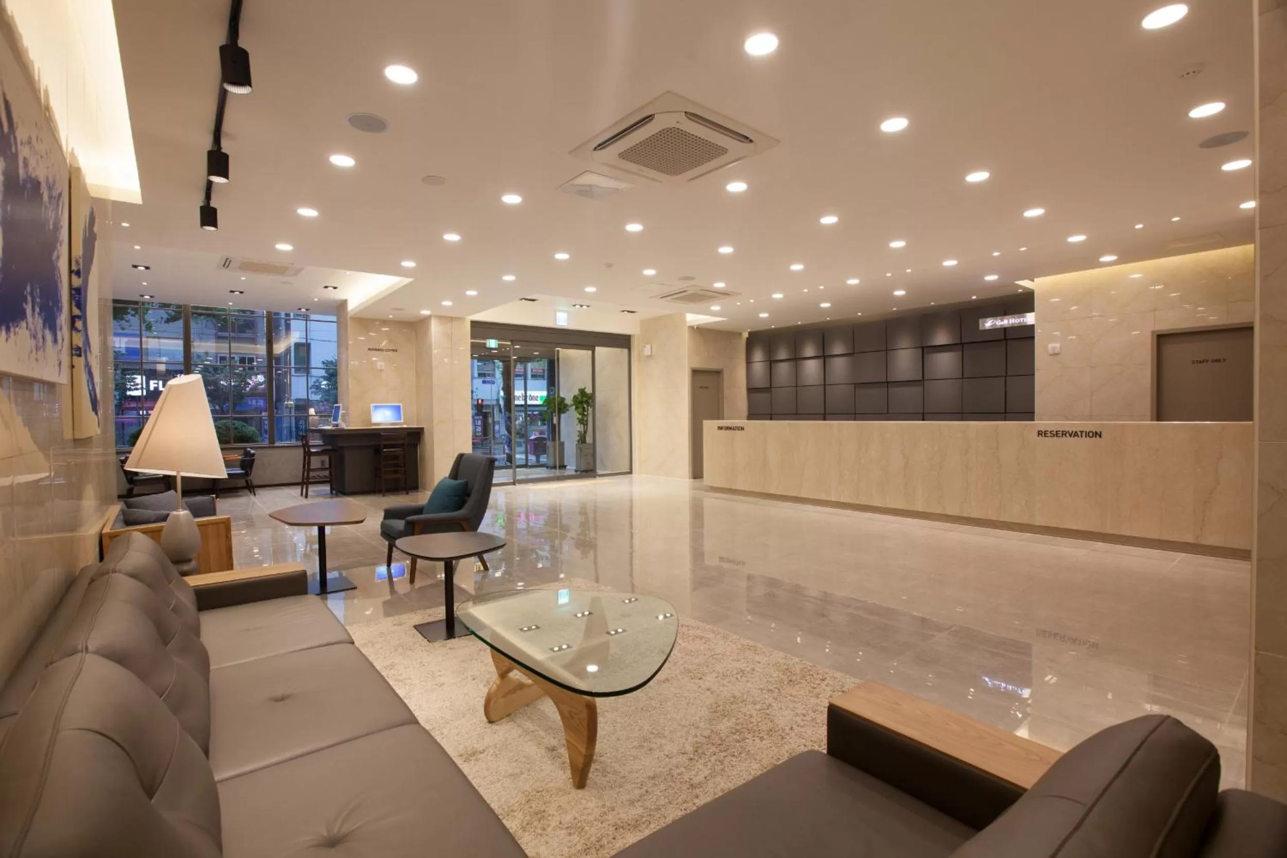 Lobby or reception in GnB Hotel