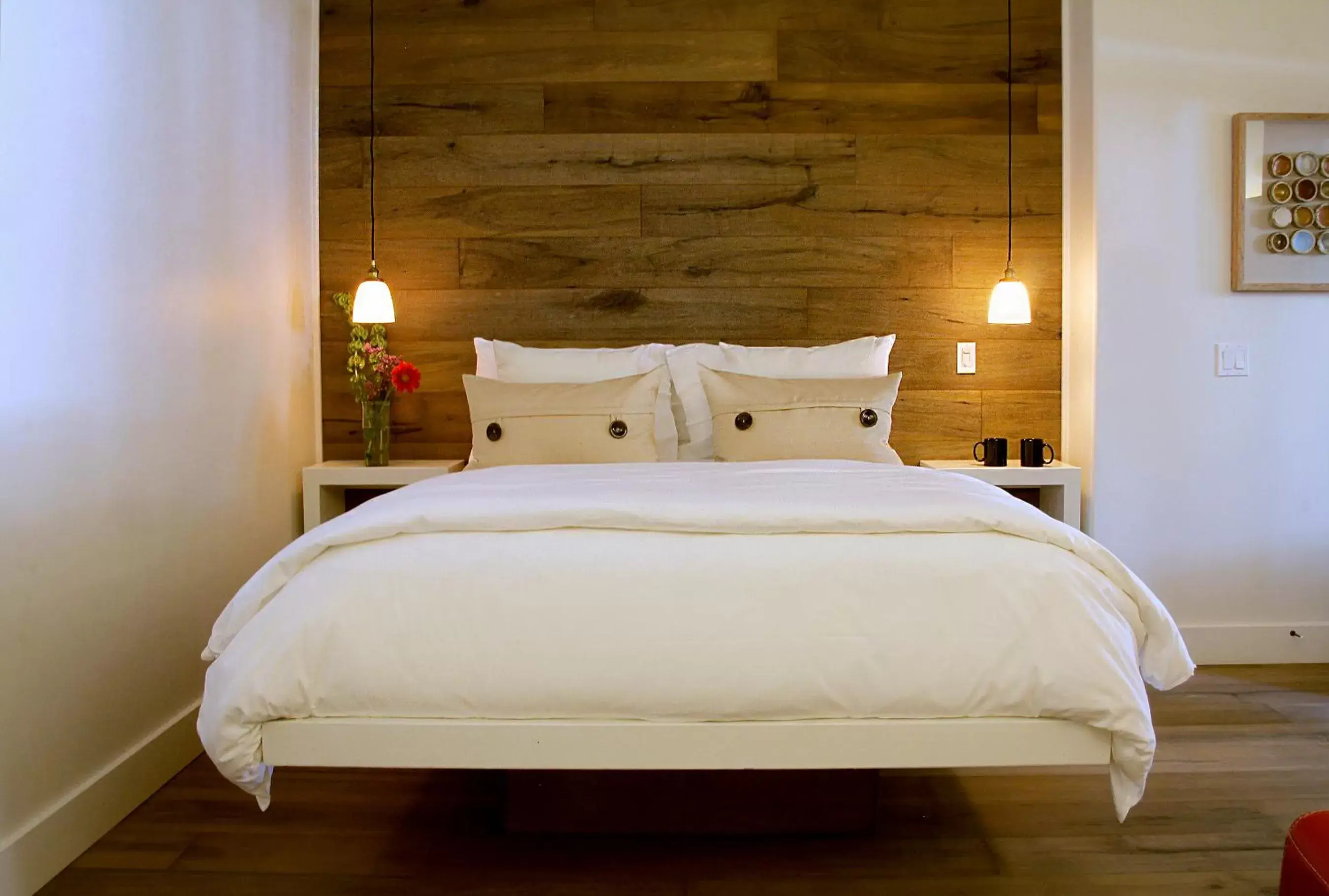 Queen Room in The Grand Idyllwild Lodge Queen Room in The Grand Idyllwild Lodge