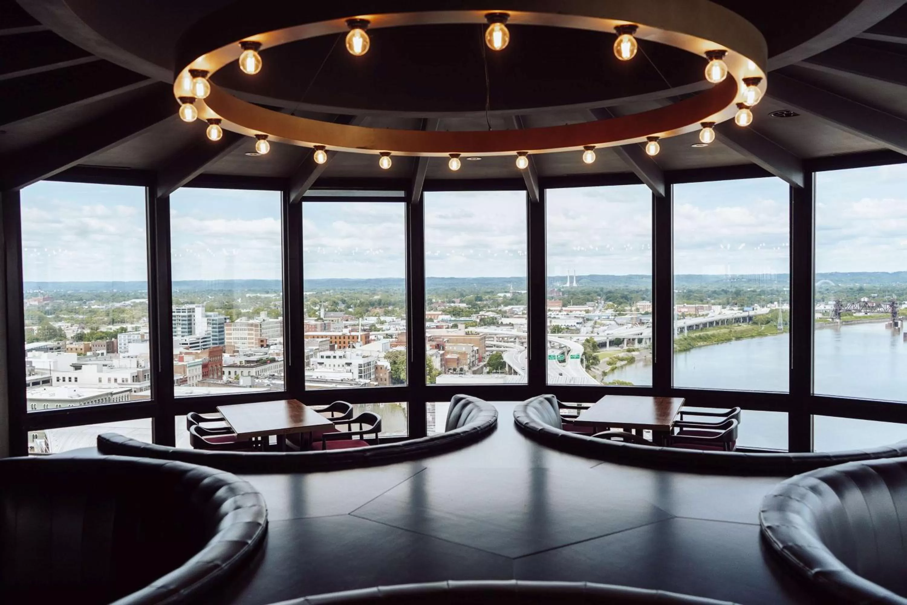 Restaurant/places to eat in Galt House Hotel, A Trademark Collection Hotel