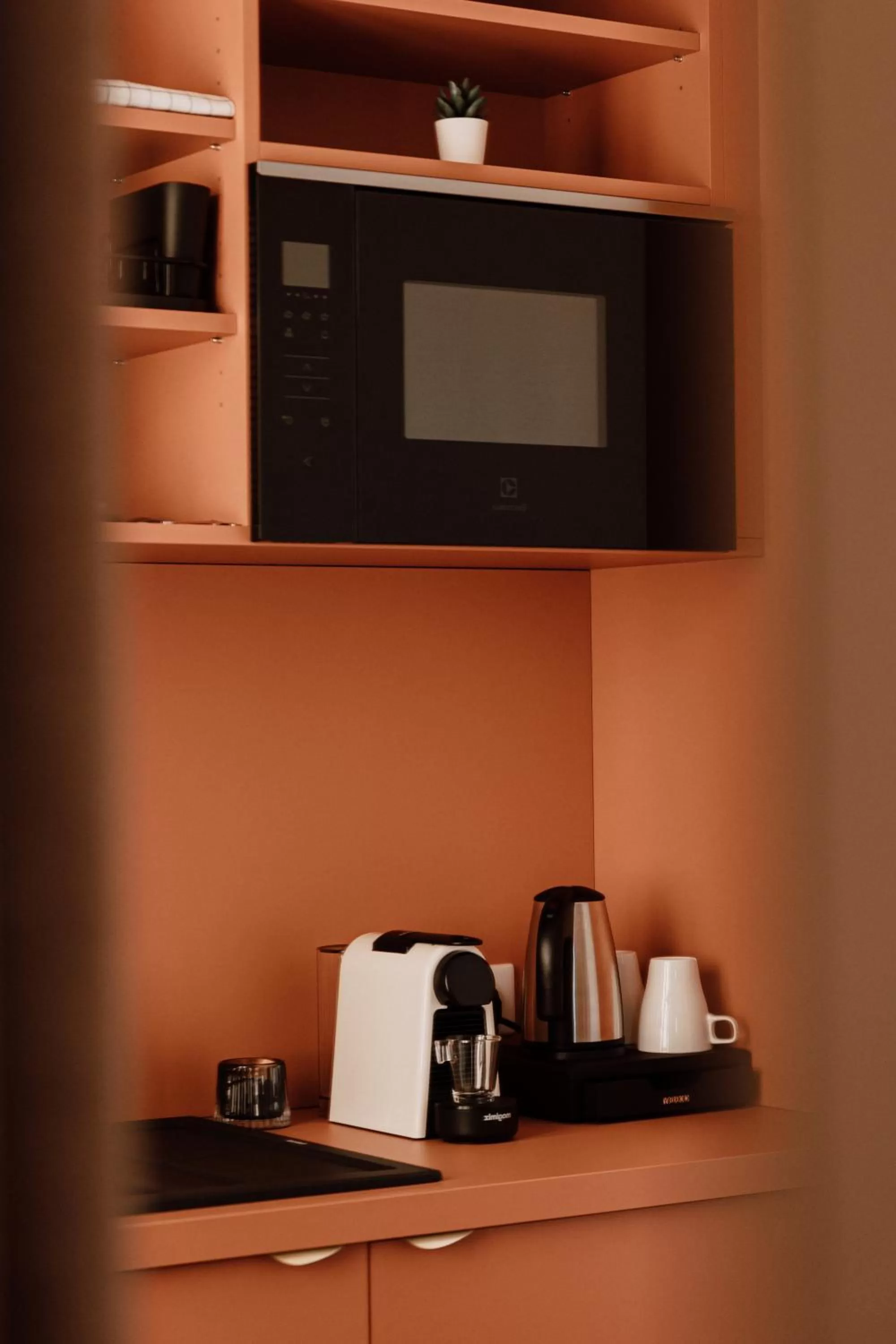 Kitchen/Kitchenette in Mage hôtels - Hôtel la grenette - Brasserie Bonté Divine