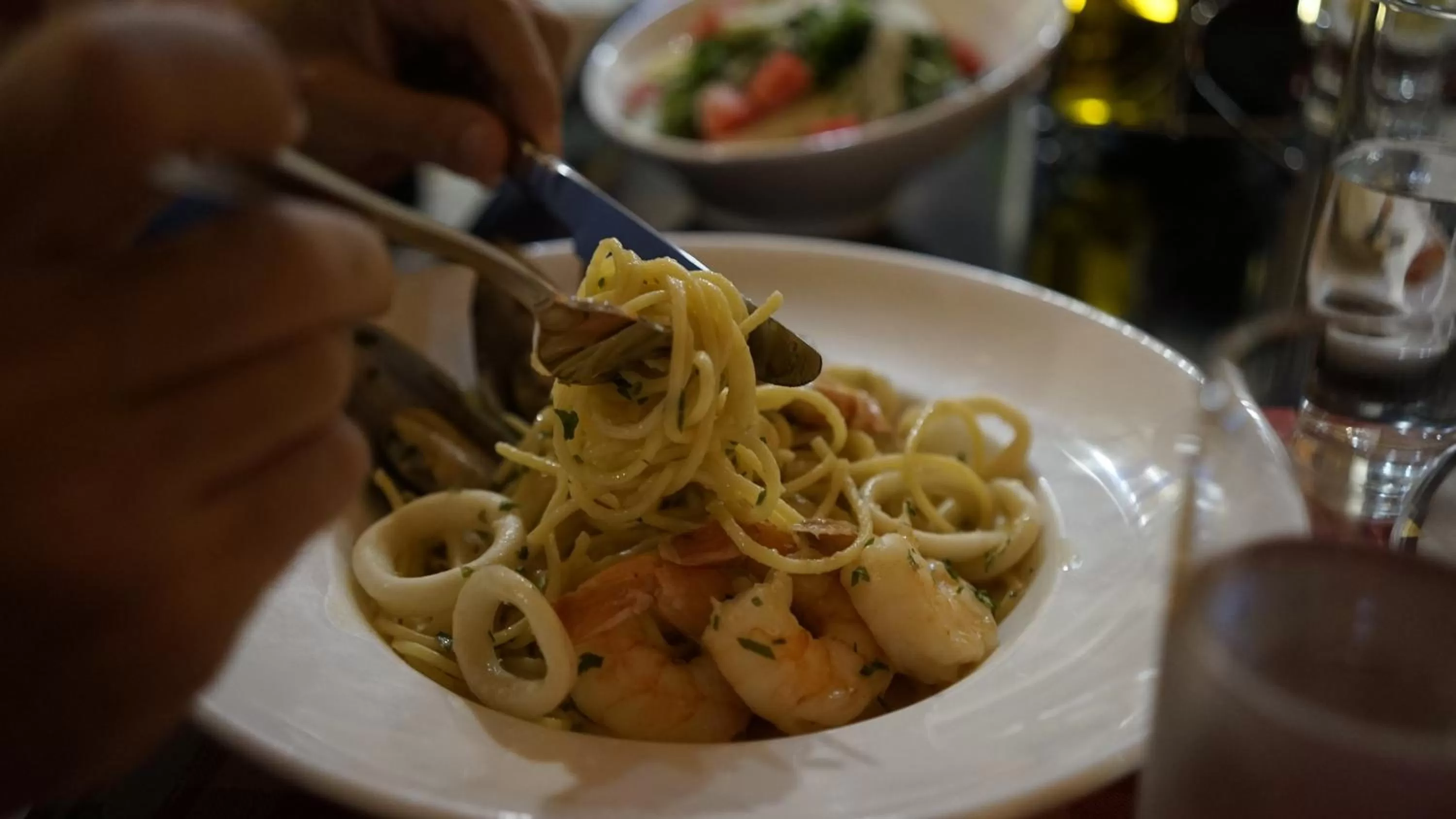 Restaurant/places to eat in Crowne Plaza Dubai Deira by IHG