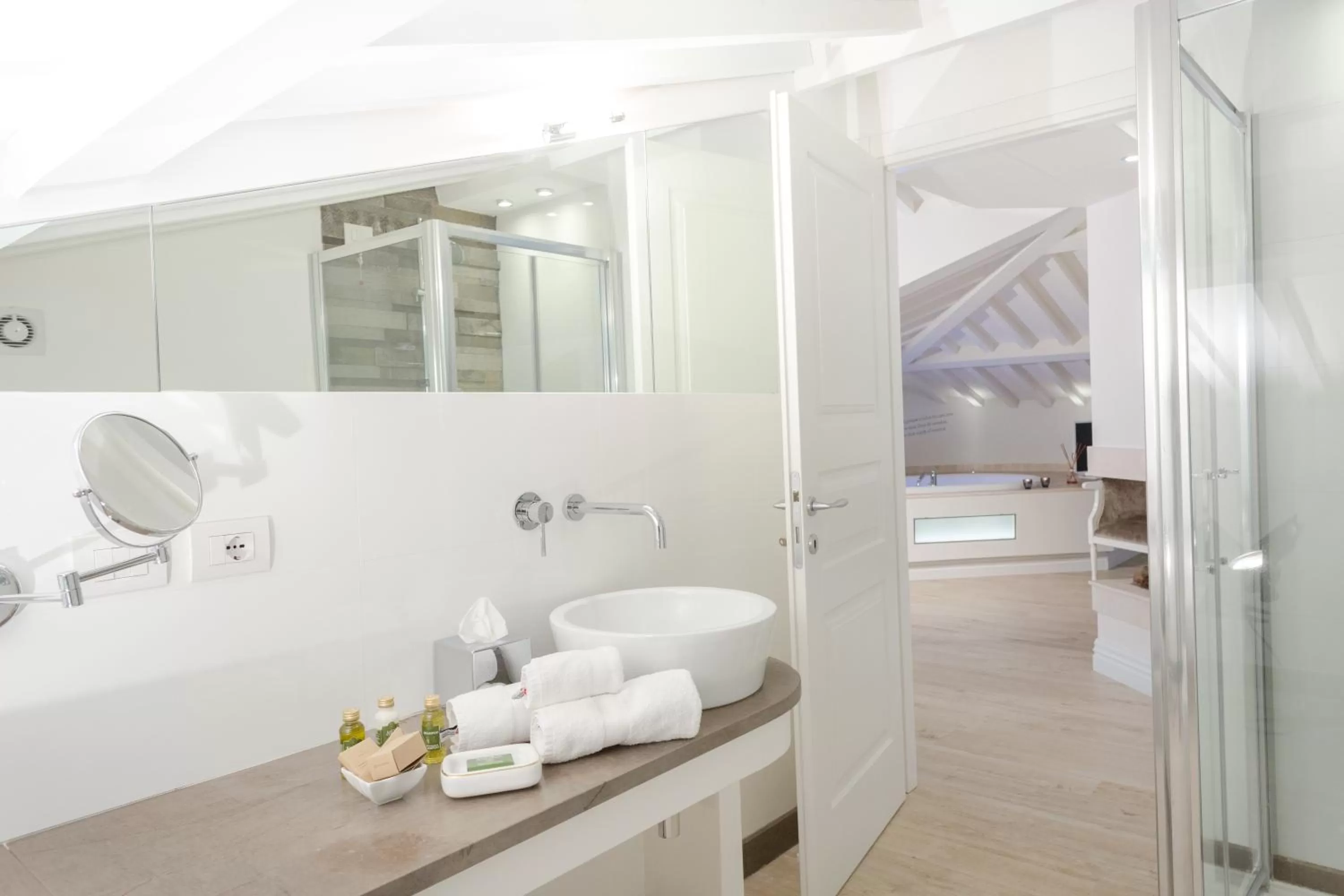 Bathroom in VILLA LIBERTY Boutique Hotel - Borgo Capitano Collection