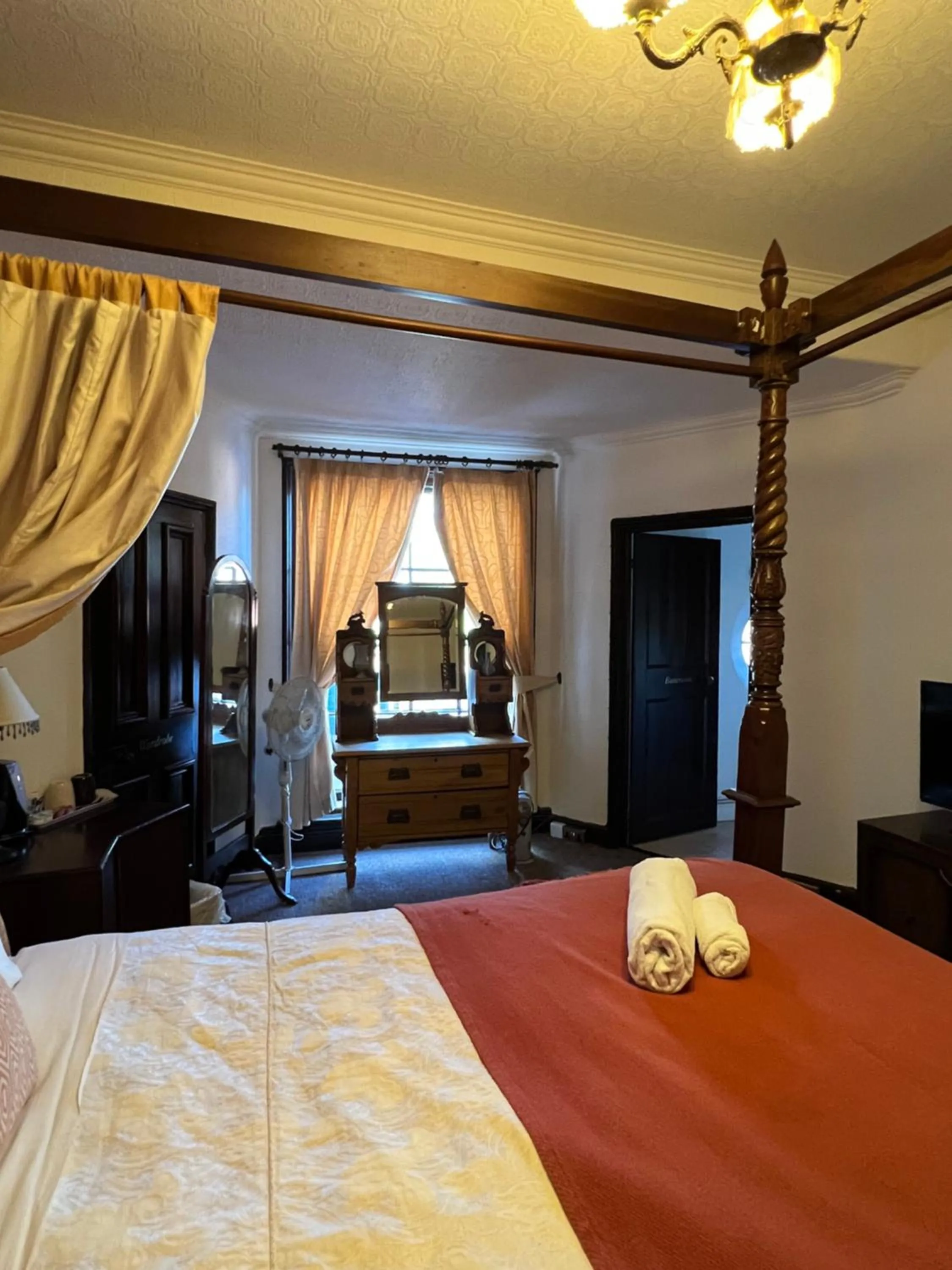 Bed in Georgian House Hotel