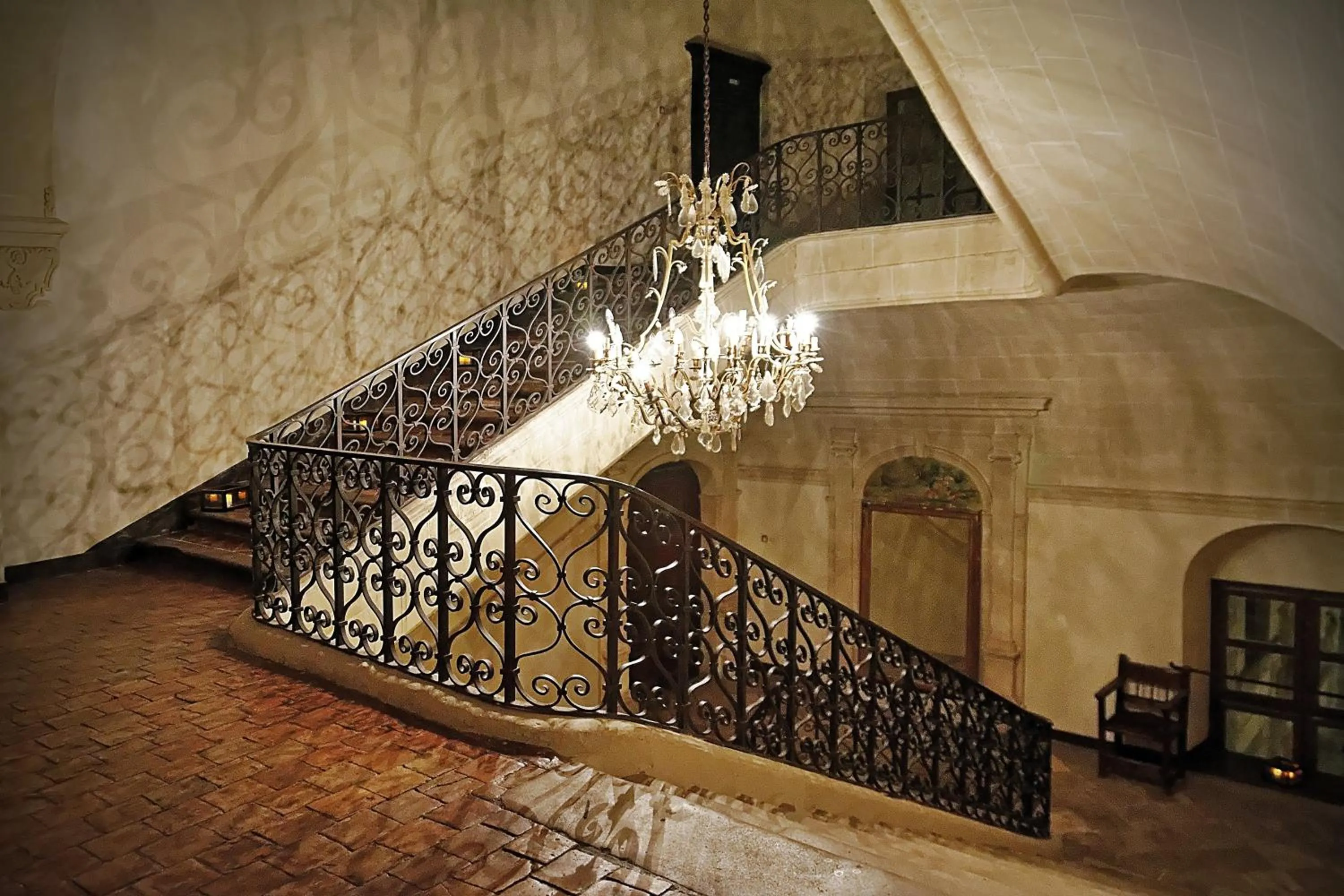 Property building in Grand Hôtel de l'Abbaye