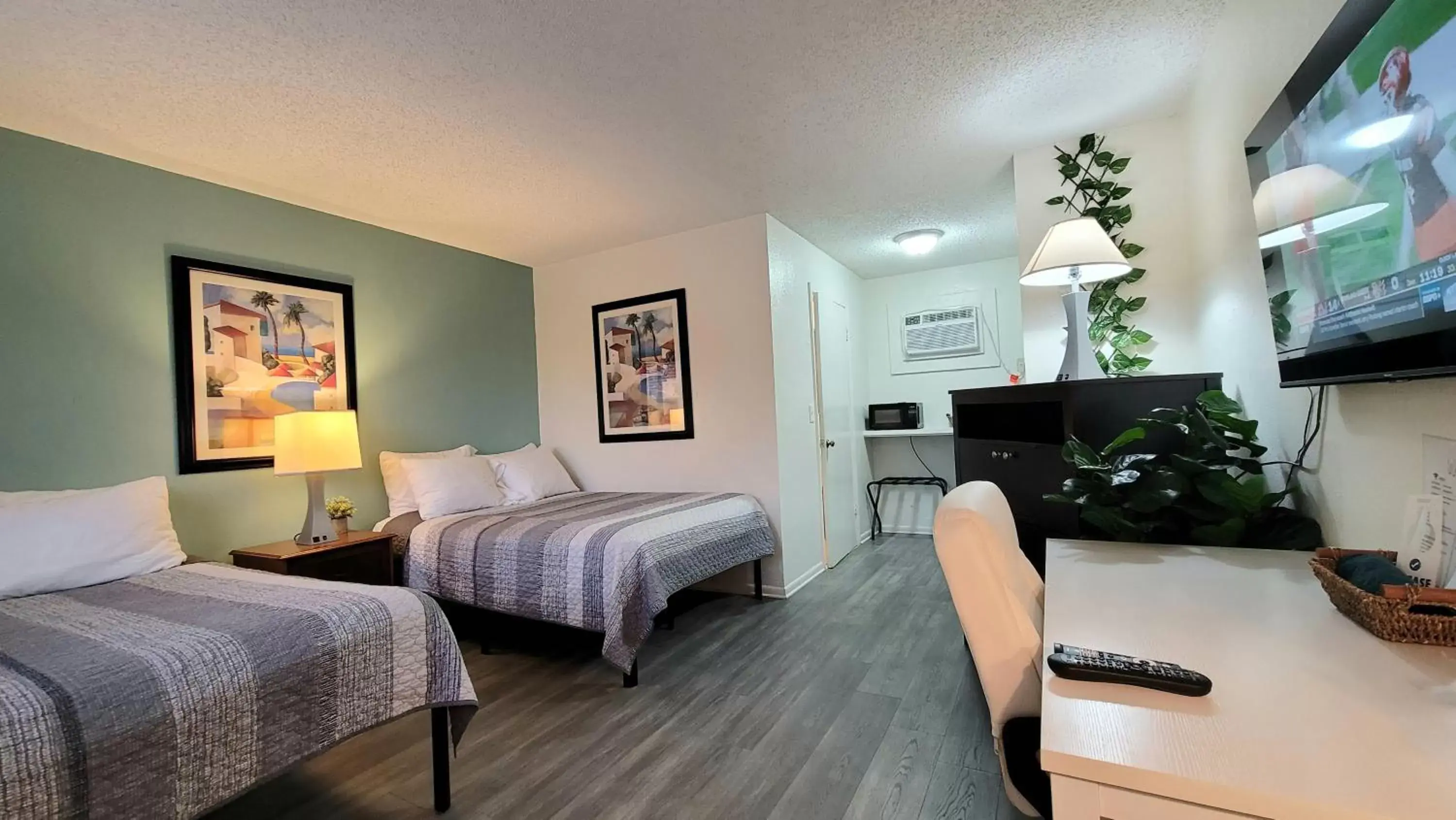 Deluxe Double Room in Sunny Palms Inn Deluxe Double Room in Sunny Palms Inn