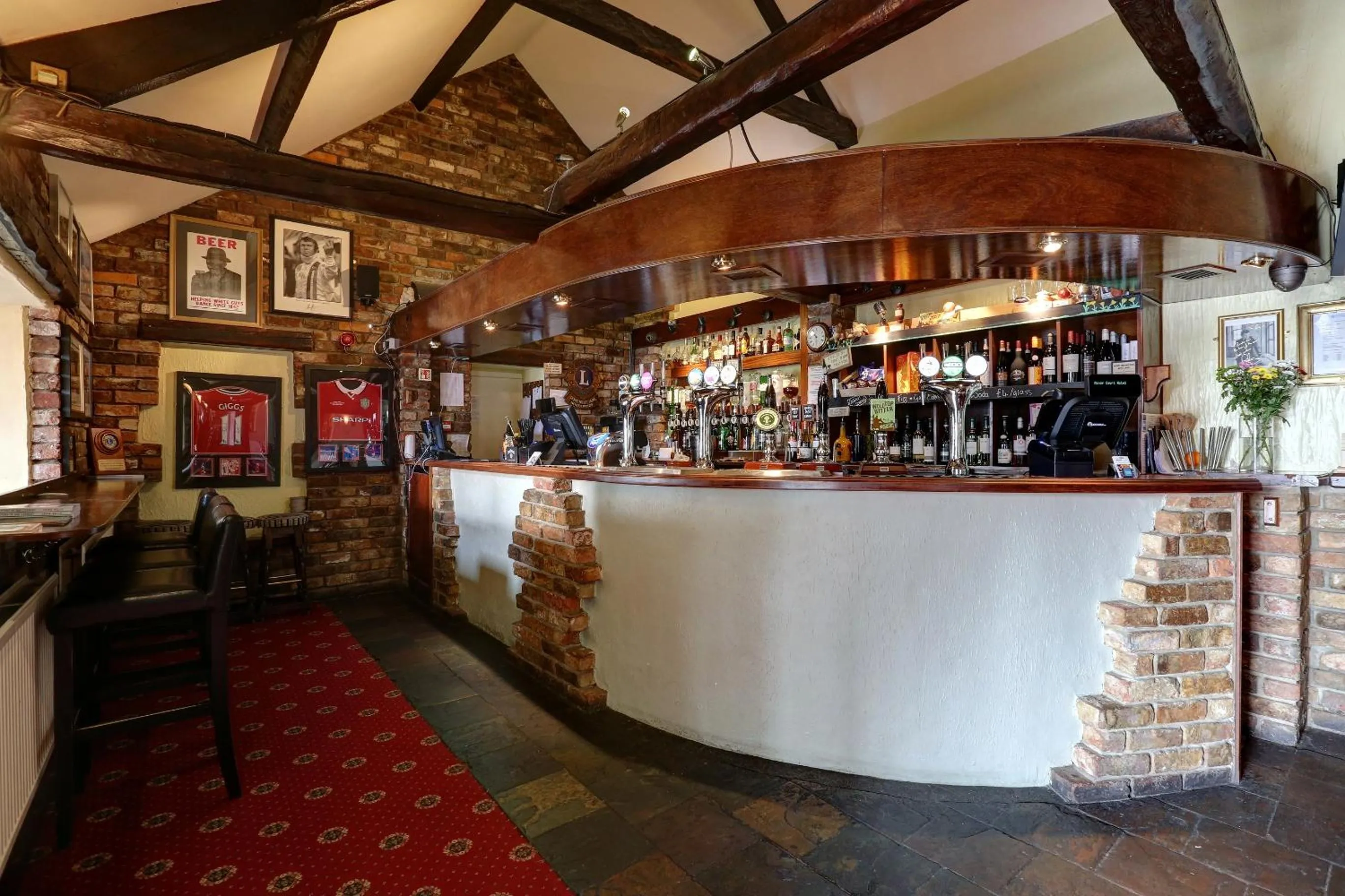 Restaurant/places to eat in Manor Court Hotel