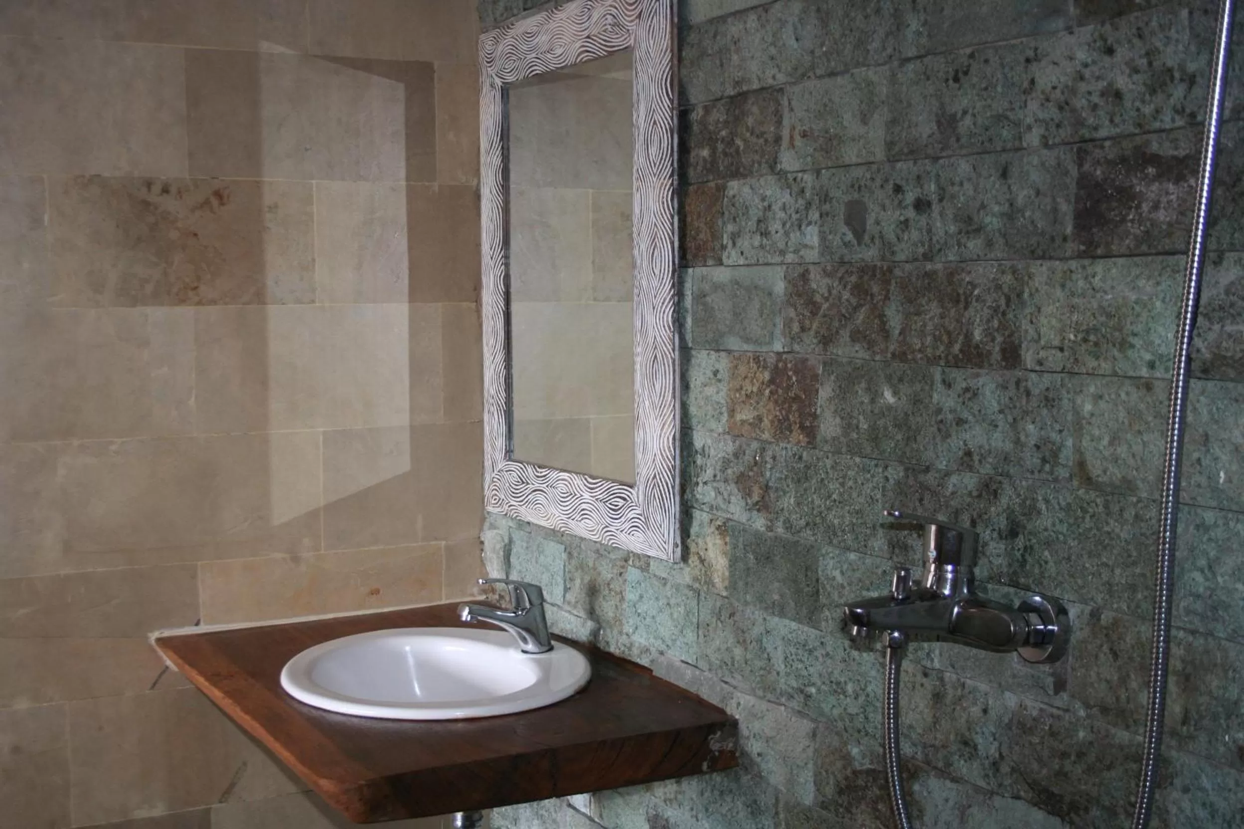 Bathroom in Run House B&B