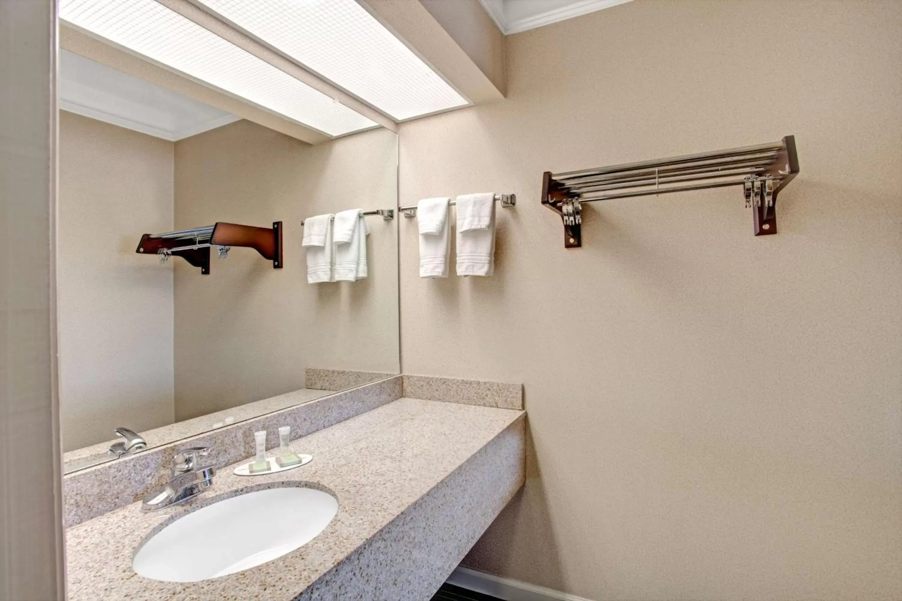 King Room - Smoking in Super 8 by Wyndham Knoxville East King Room - Smoking in Super 8 by Wyndham Knoxville East