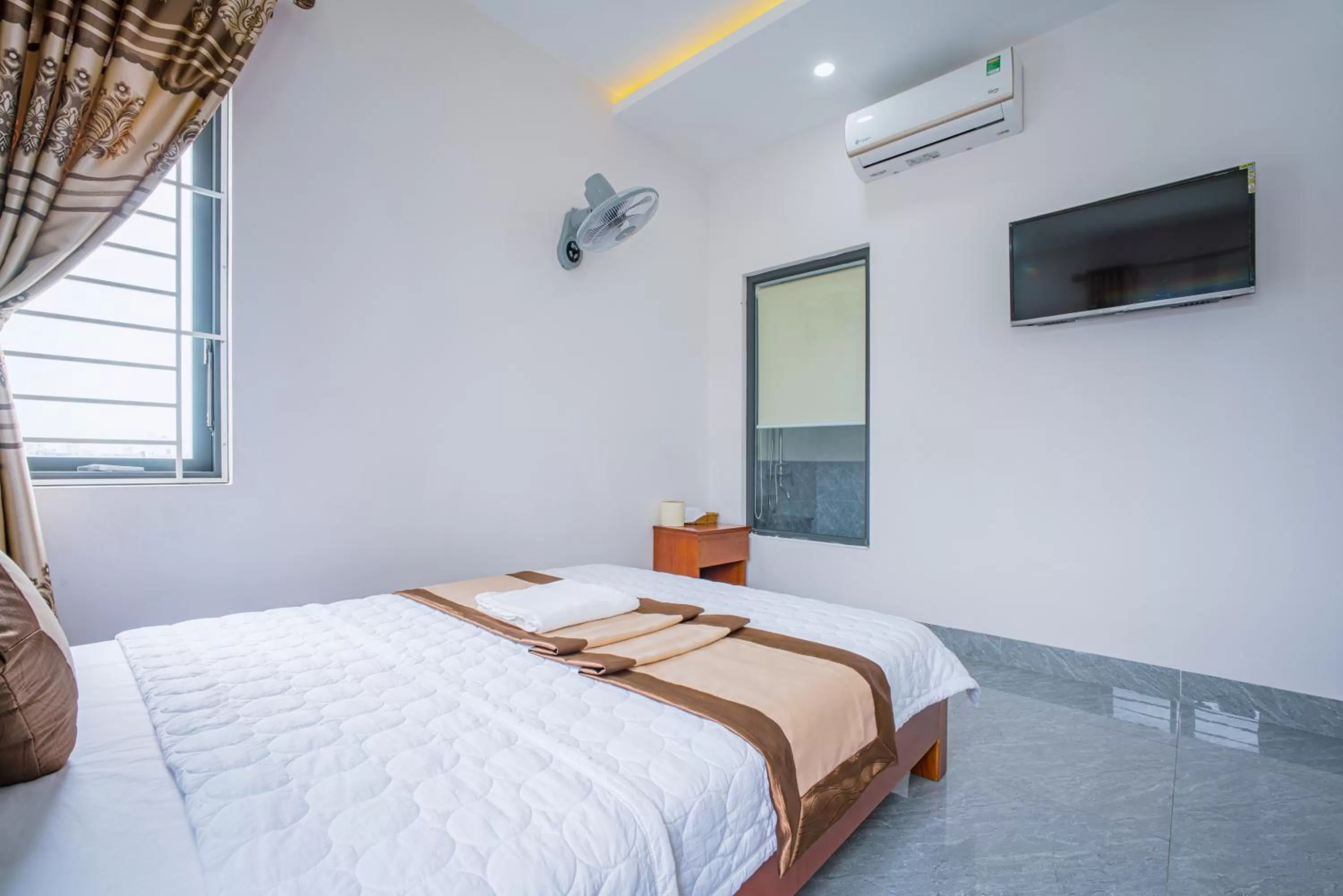 Bed in Phú Xuân Hotel