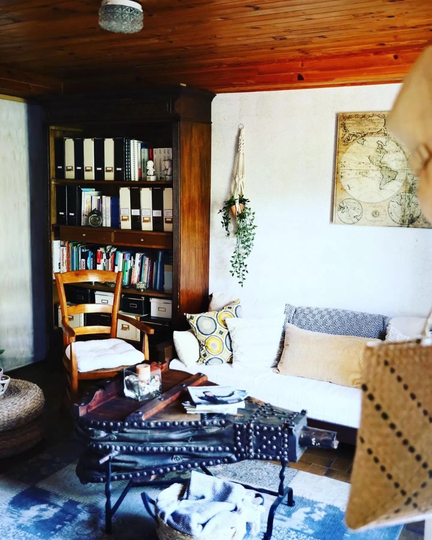 Living room in MAGNOLIA HOME 32