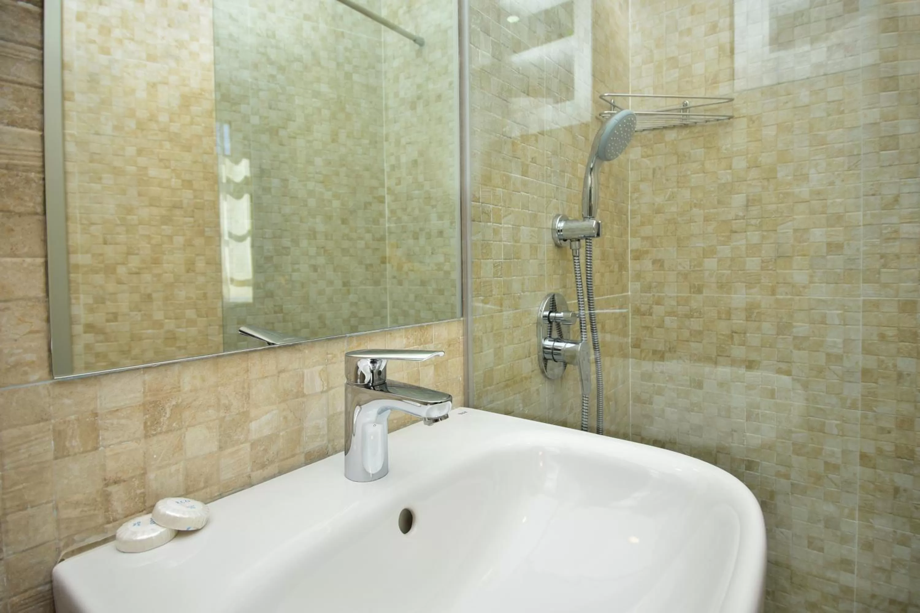 Shower, Bathroom in Kindli Hotel