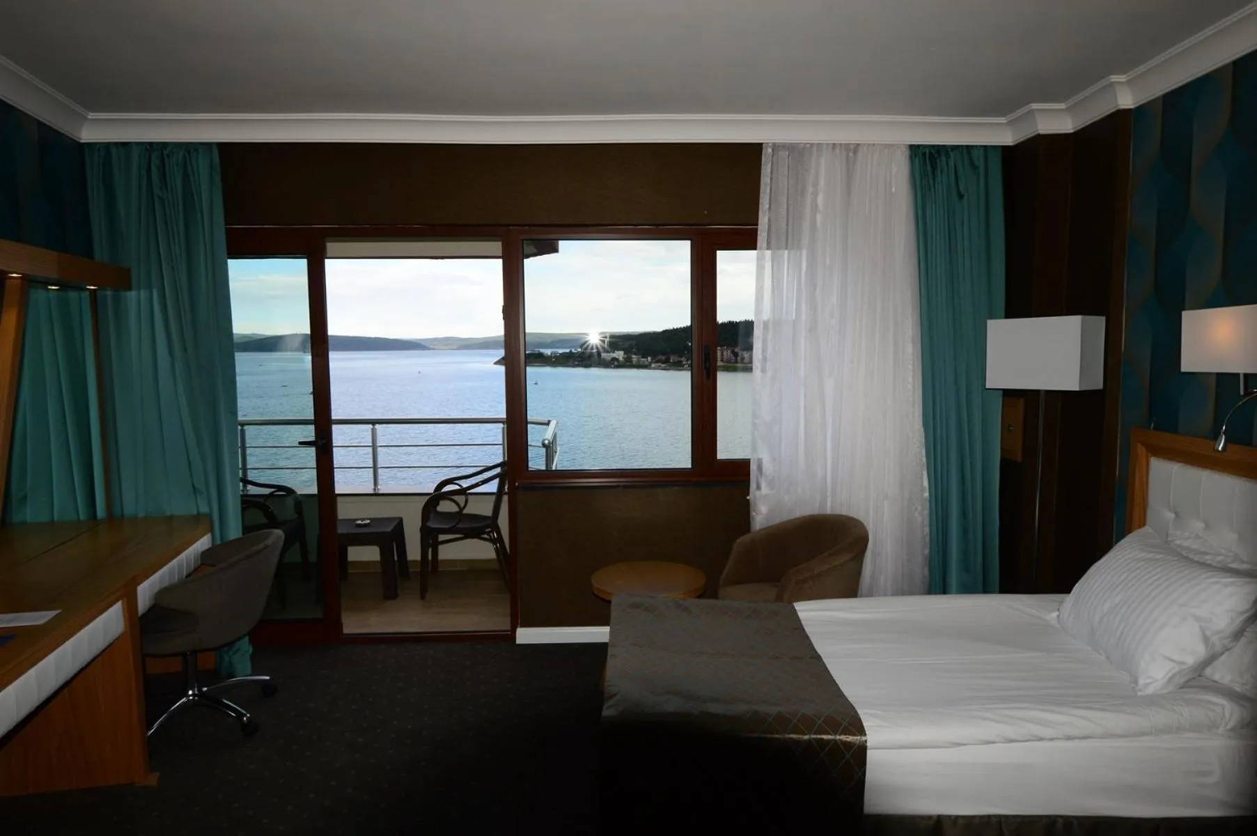 Sea view, Bed in Akol Hotel