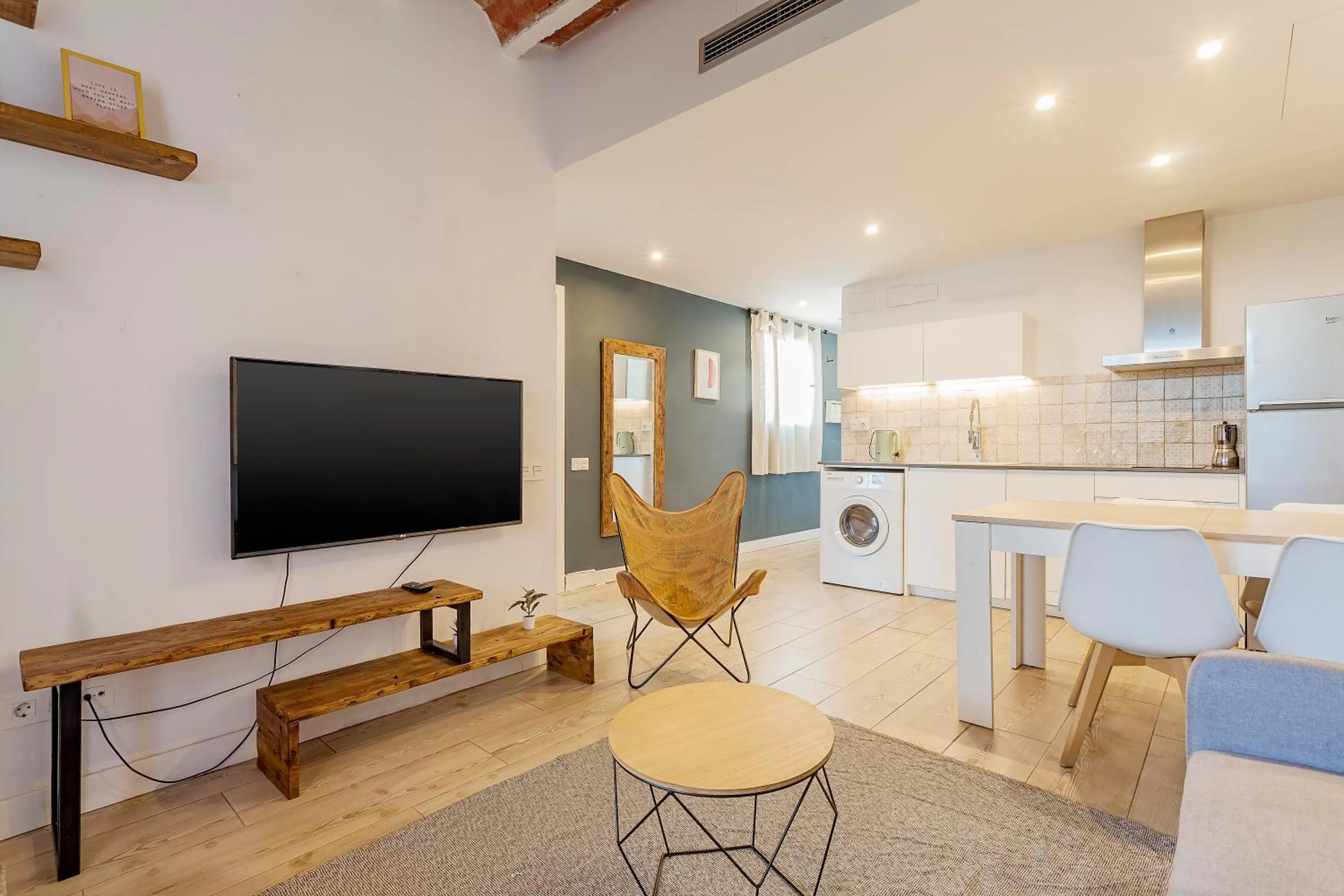 TV and multimedia in Bird House