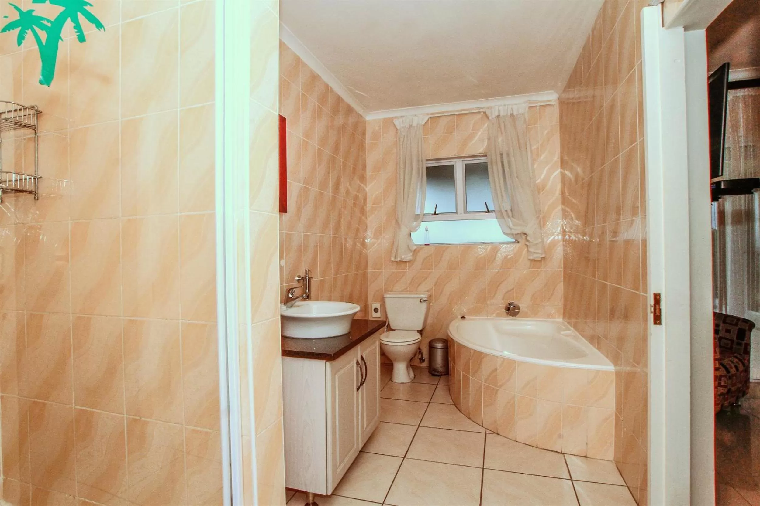 Bathroom in Addis Bed and Breakfast