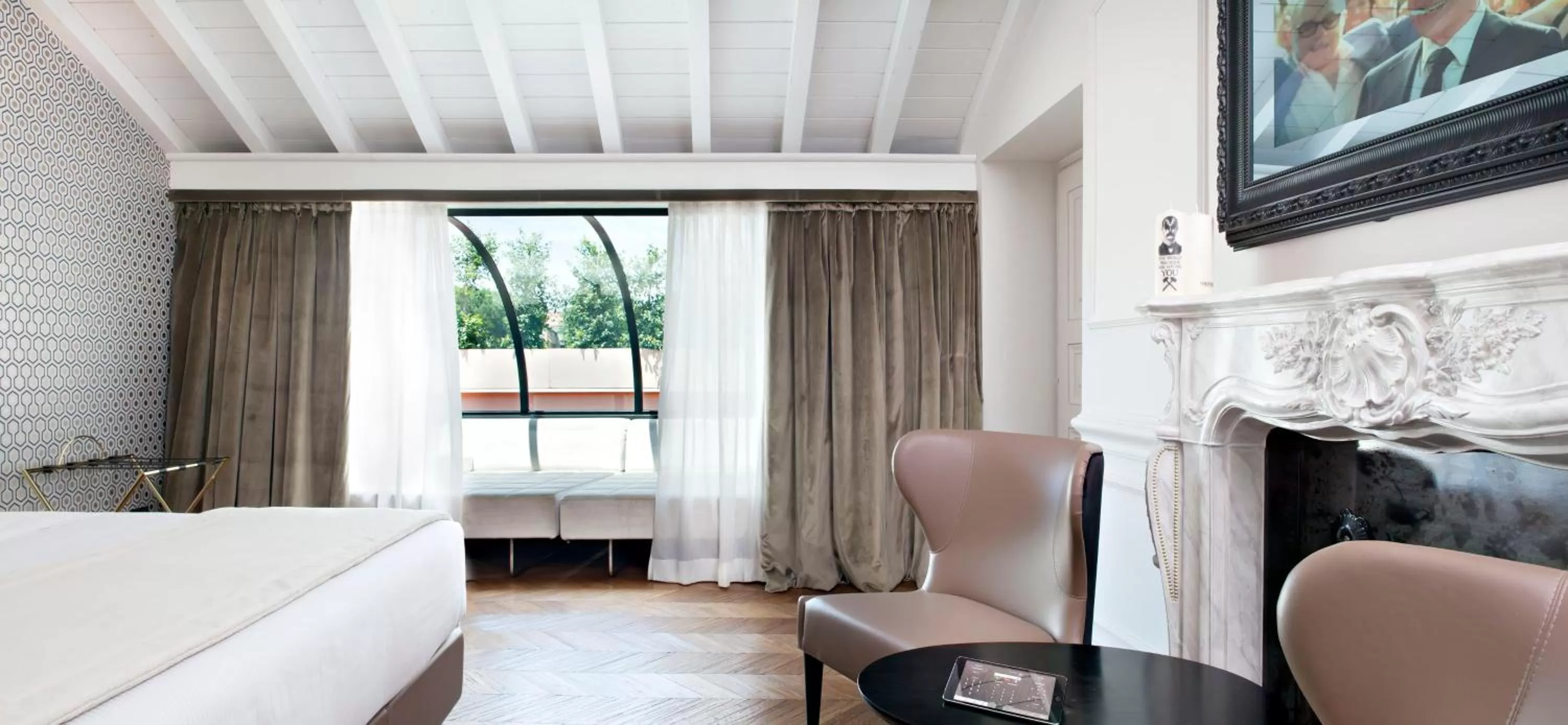 Living room, Bed in Hotel The Corner Roma