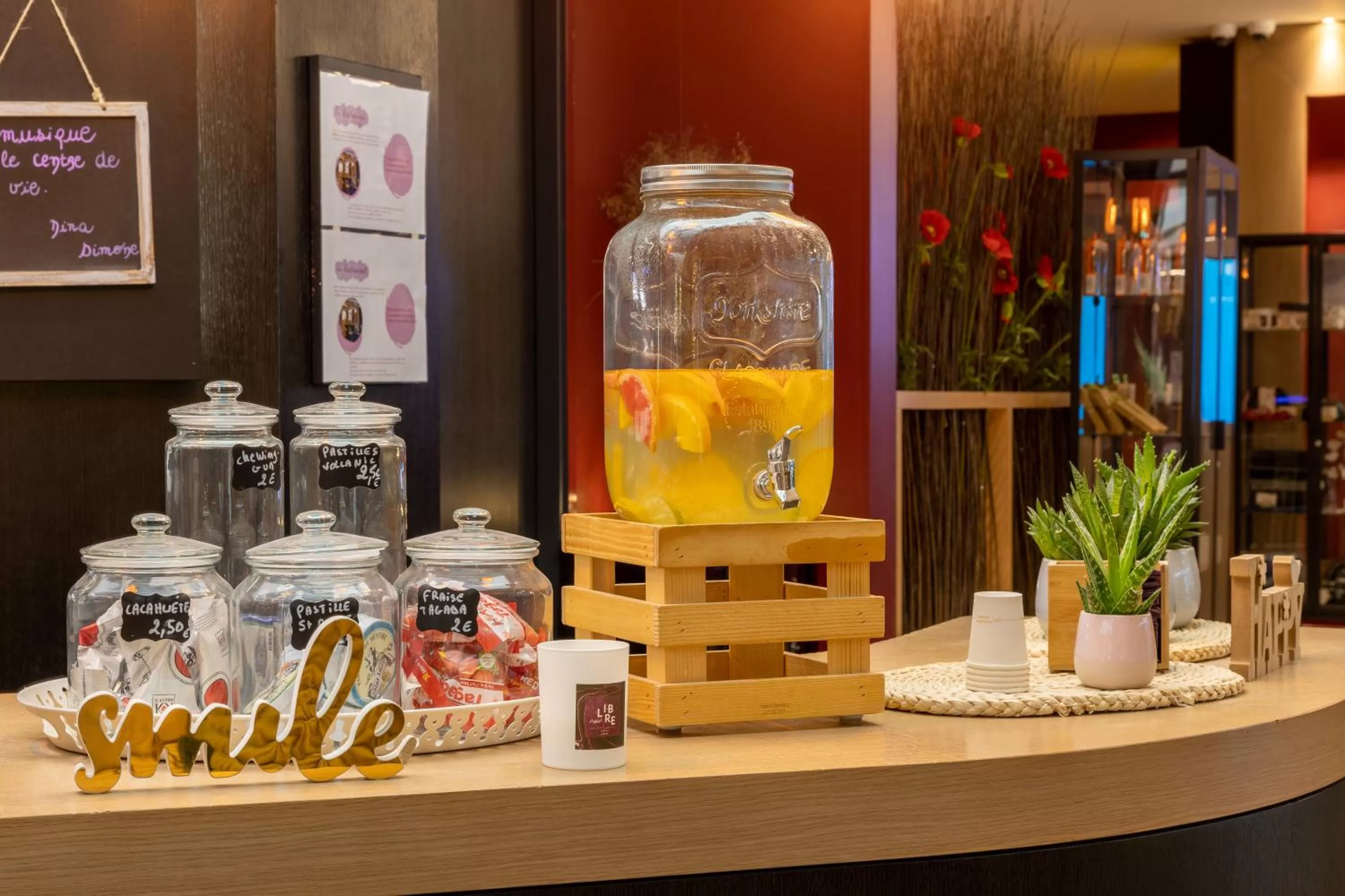 Lounge or bar in Aiden by Best Western Paris Roissy CDG