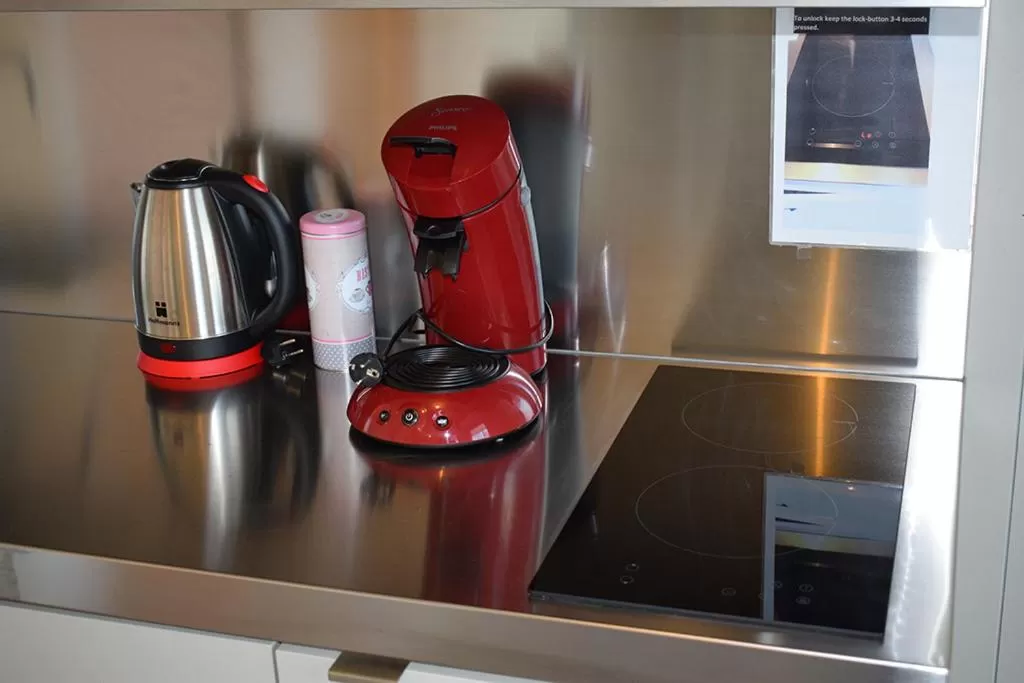 Coffee/tea facilities in New Age Boardinghaus N70