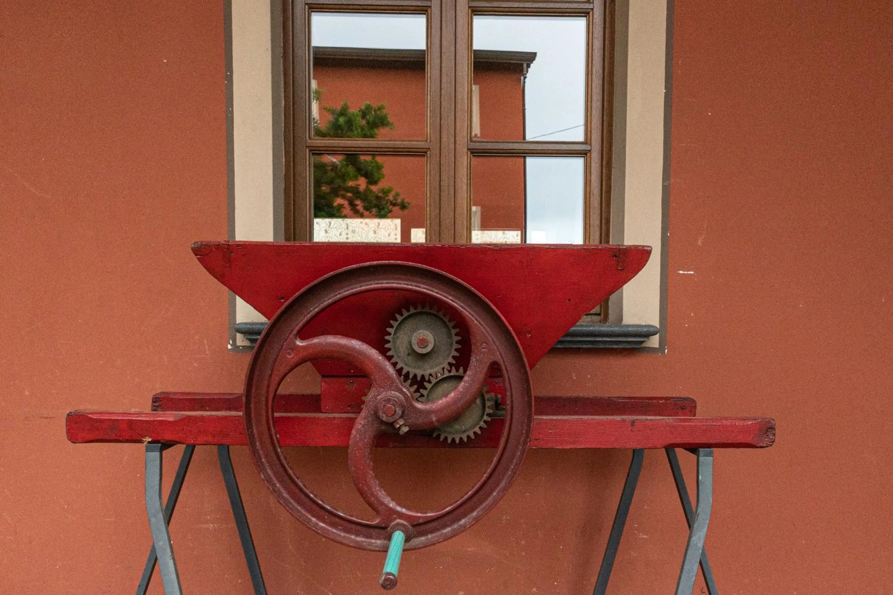 Decorative detail in Albergo la Luna