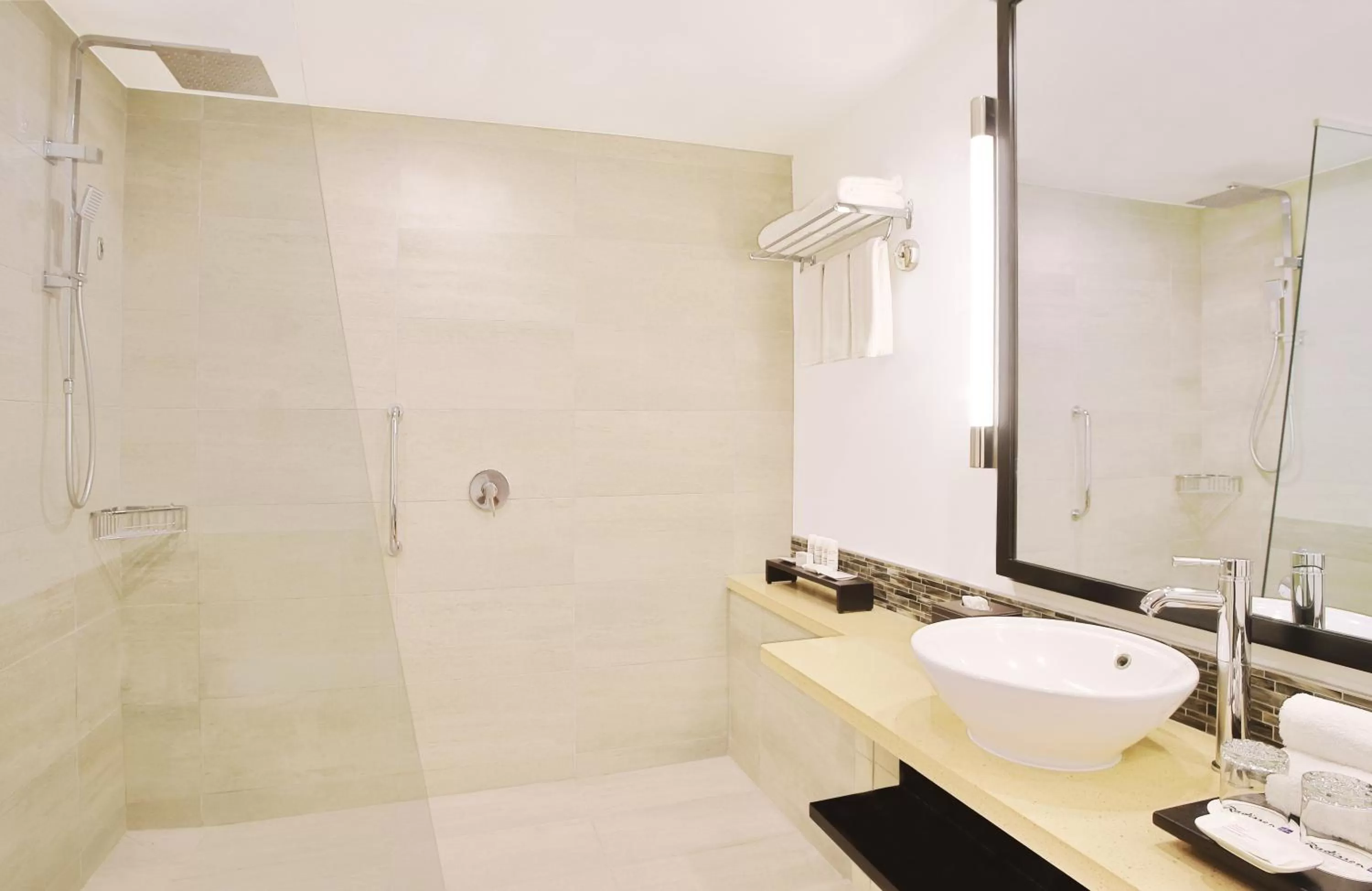 Bathroom in Radisson Blu Resort Fiji