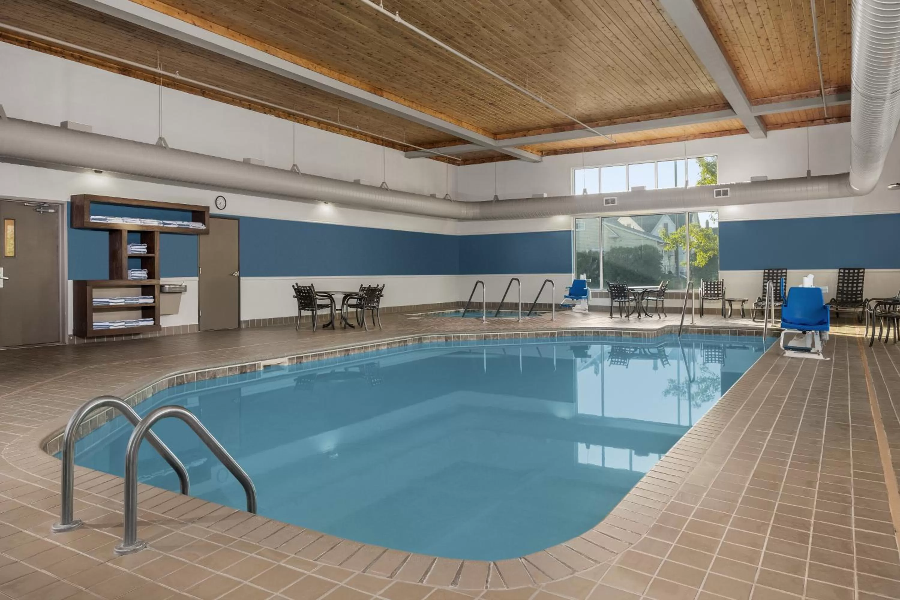 Swimming pool in Holiday Inn Express & Suites Superior by IHG