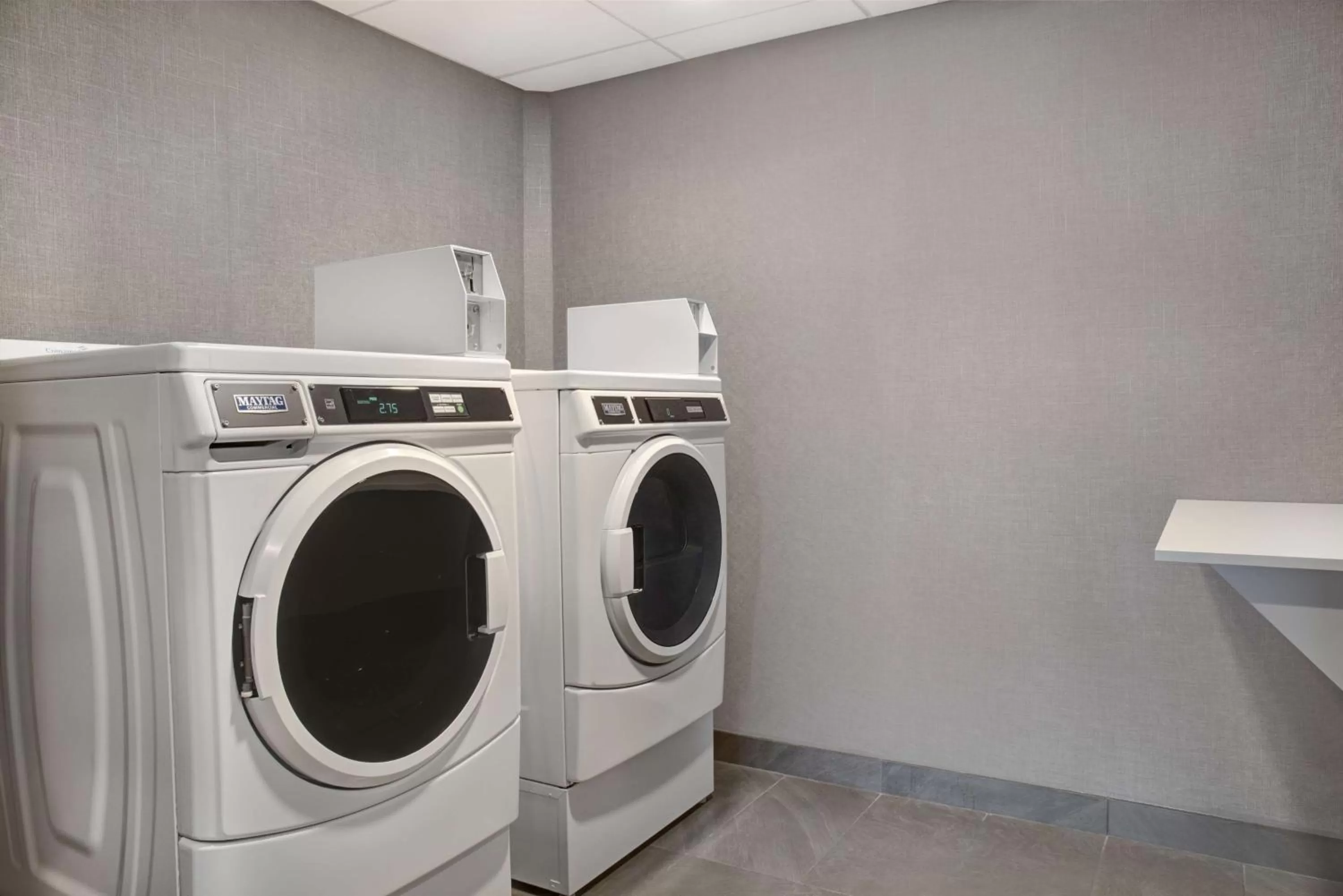 laundry in Tru By Hilton Toronto Airport West
