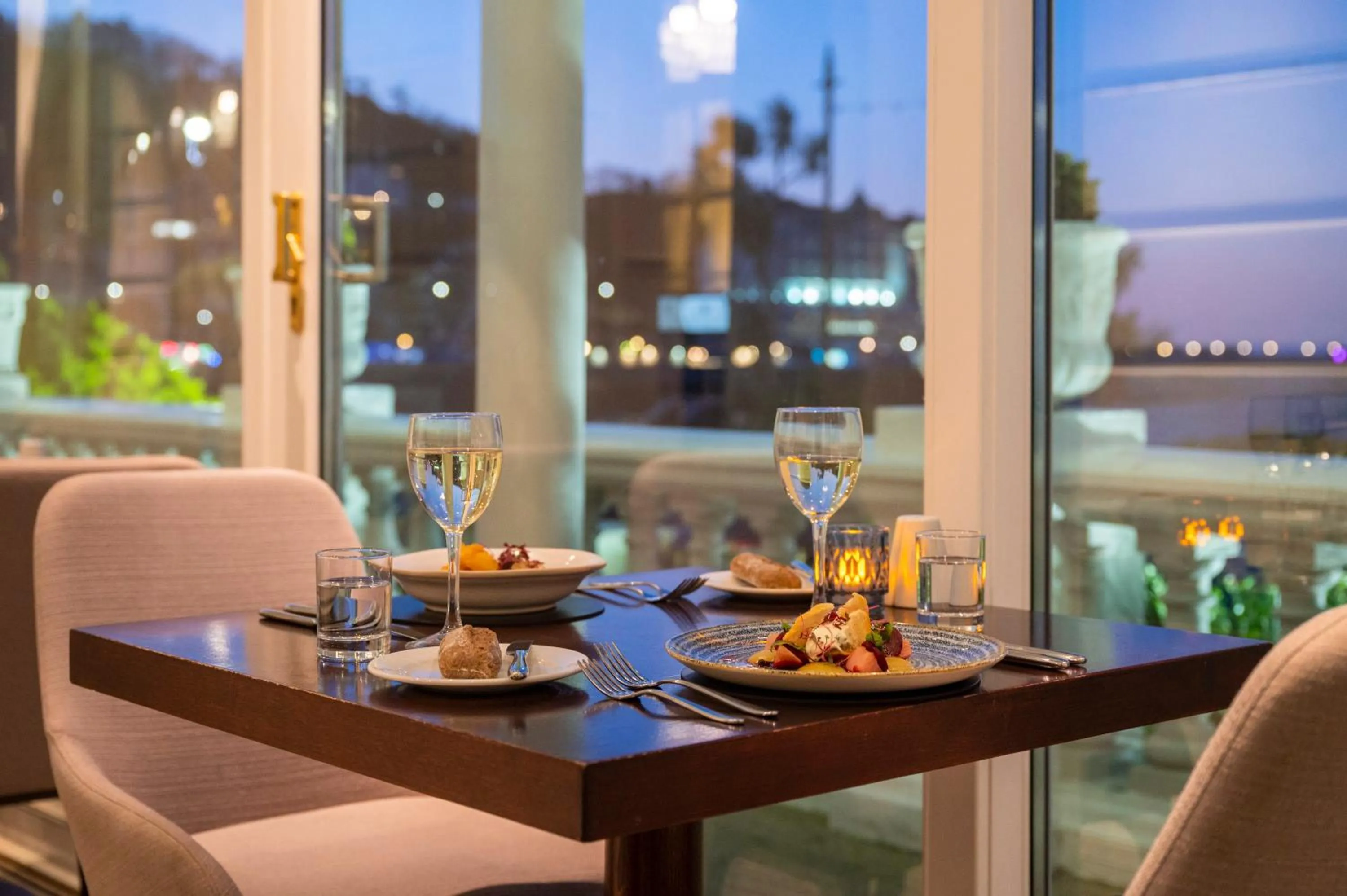 Restaurant/places to eat in St George's Hotel - Llandudno