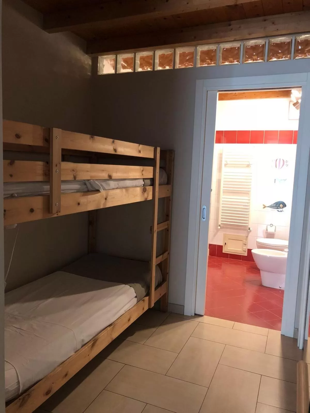 bunk bed, Bed in B&B Re Umberto