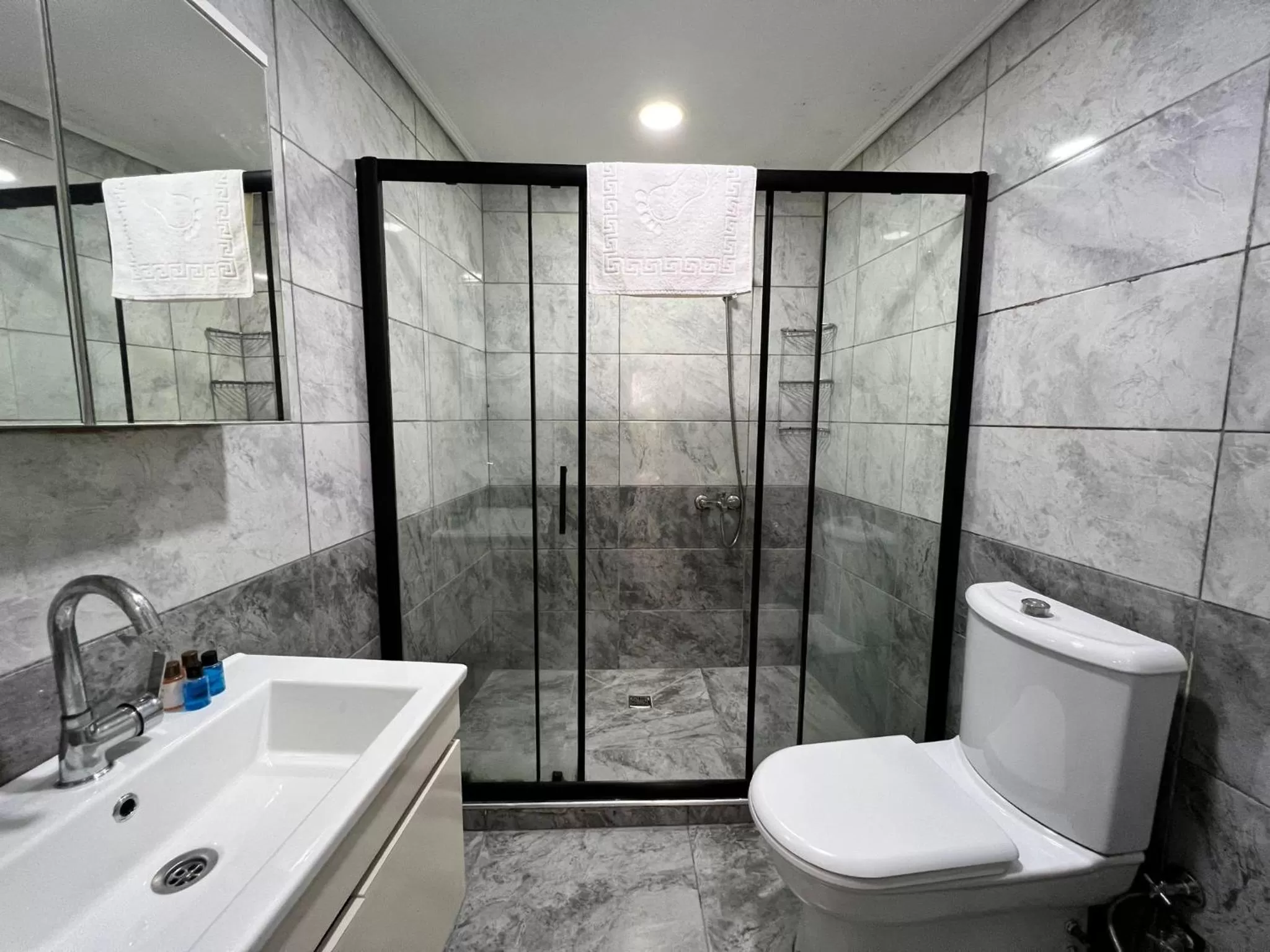 Shower in The Zanadu İstanbul