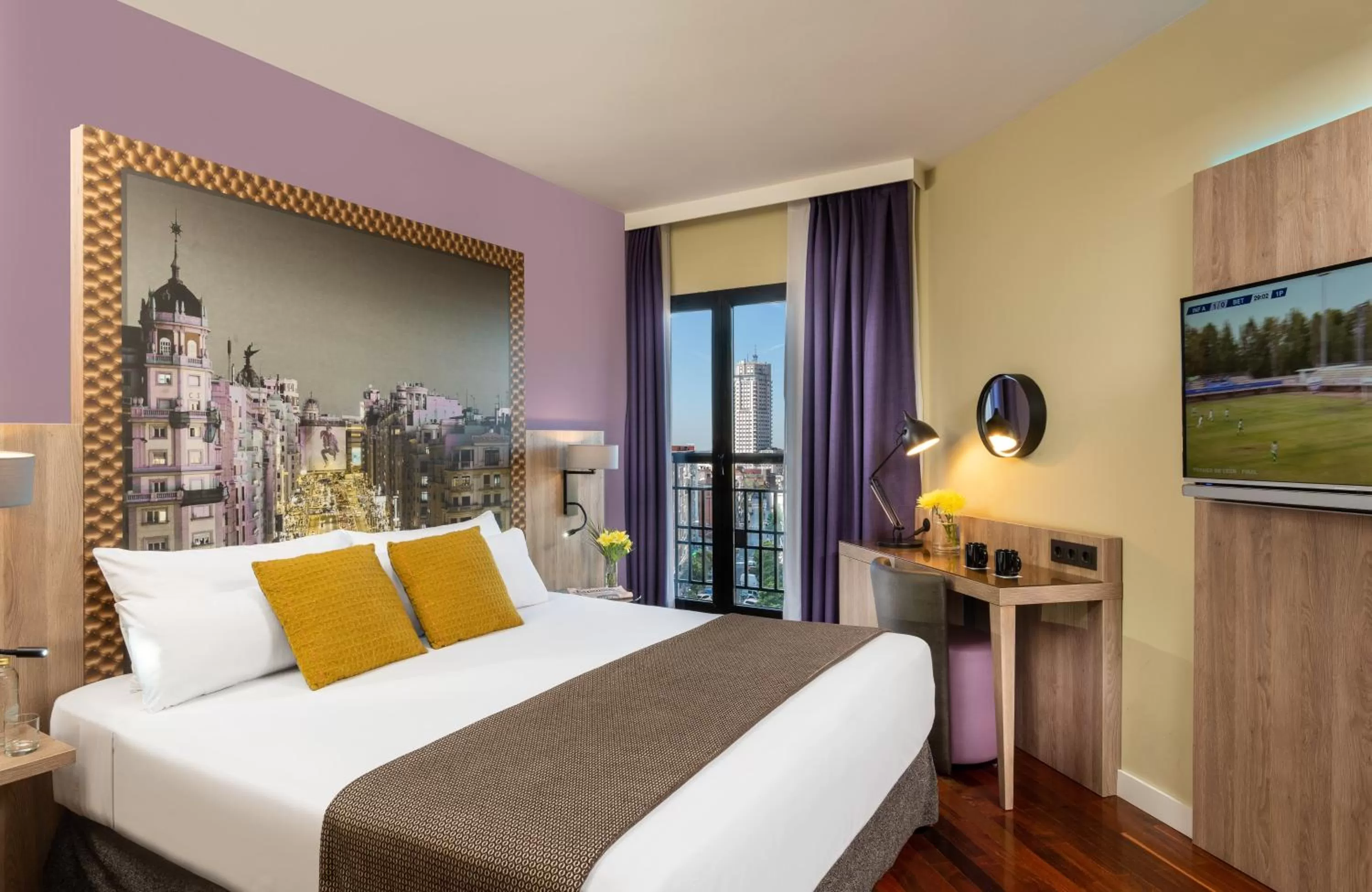 Bedroom, Bed in Leonardo Hotel Madrid City Center