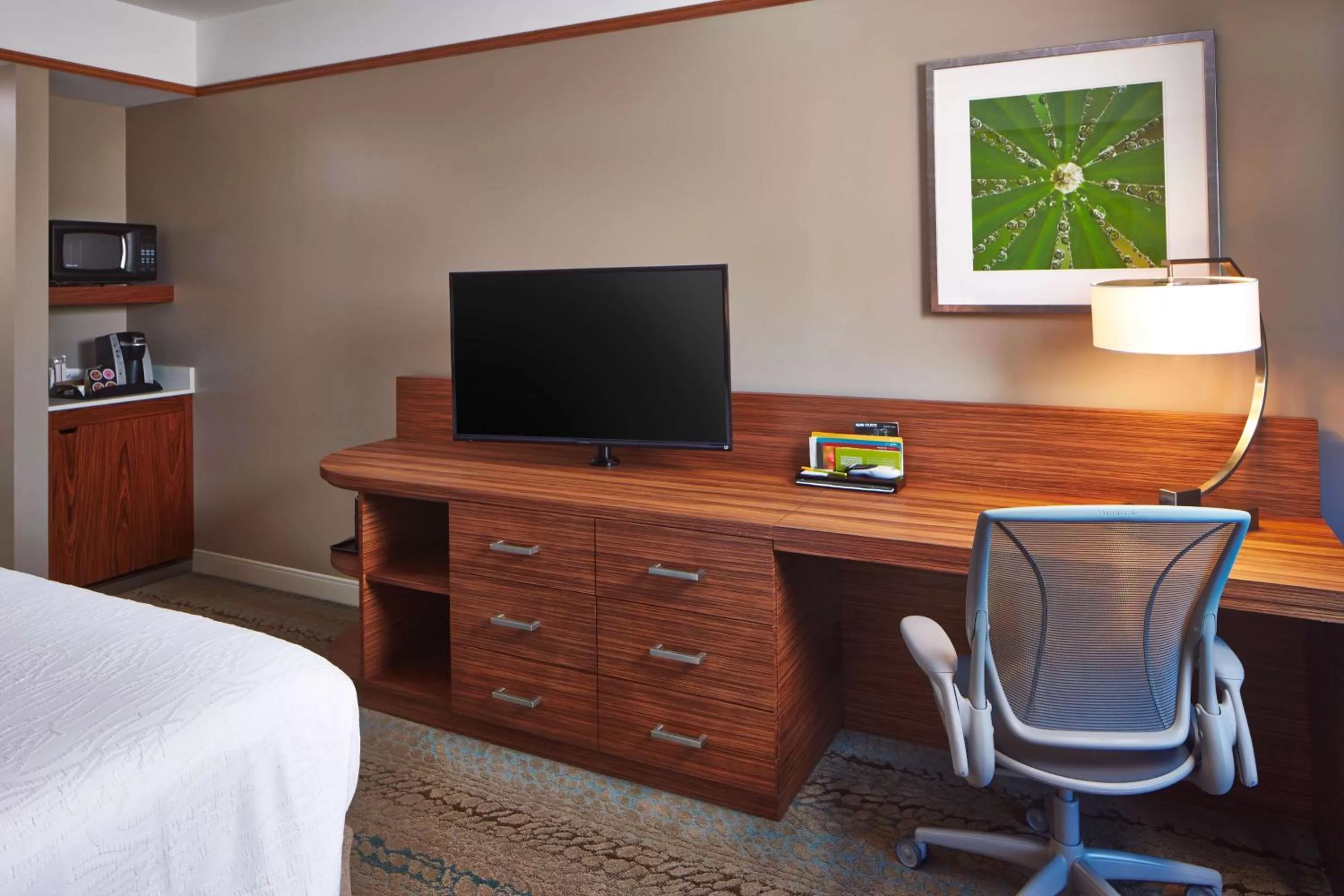 Bedroom, Bed in Hilton Garden Inn Boston/Marlborough