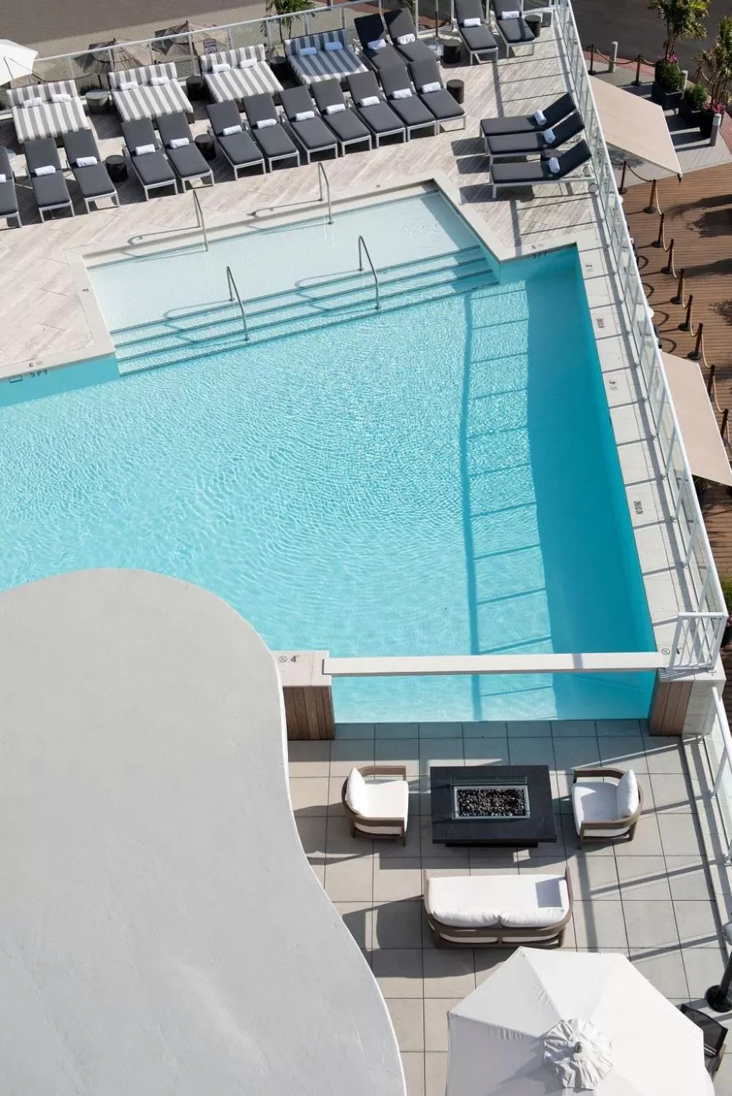 Pool view in Wave Resort