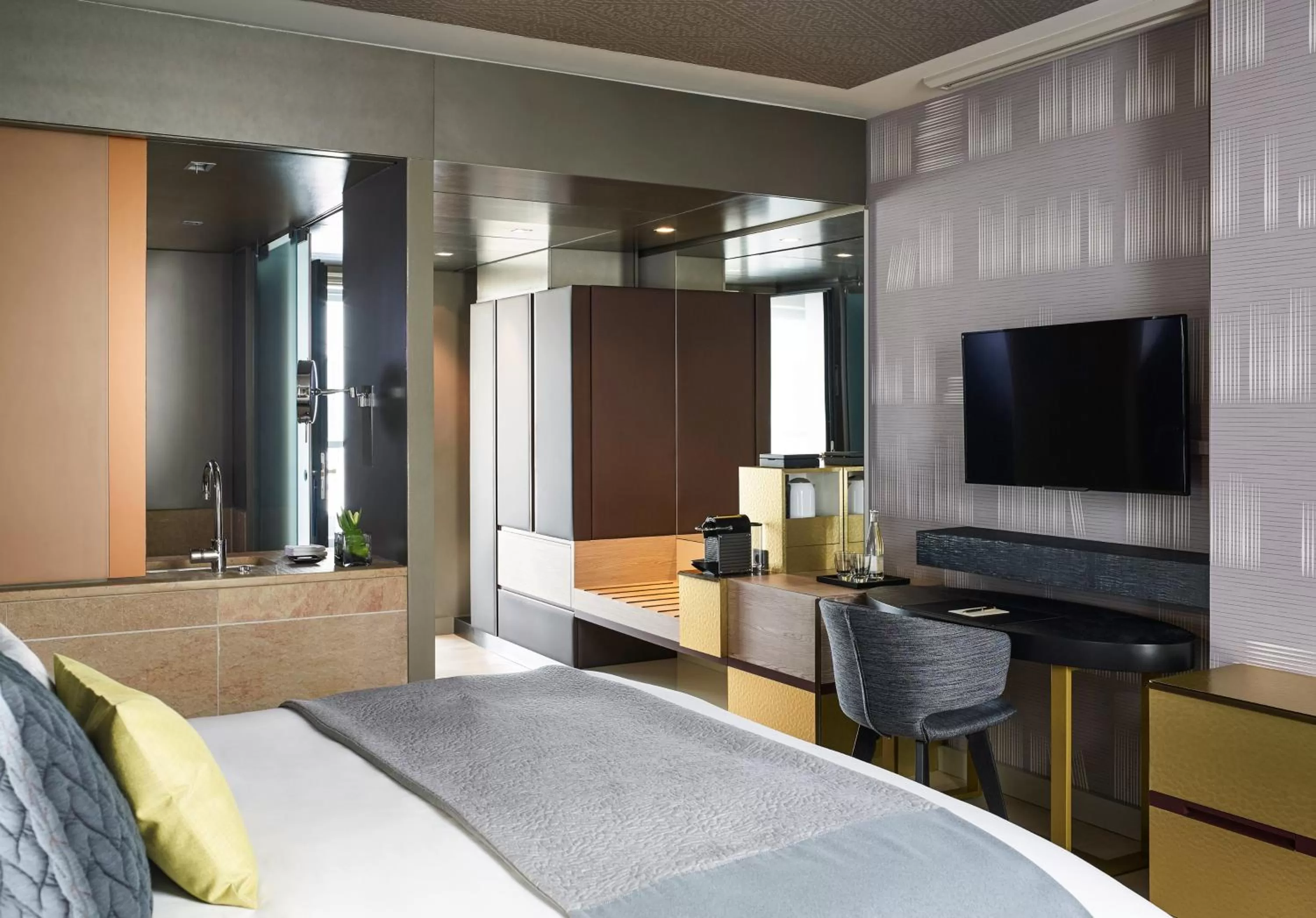 Photo of the whole room, Bed in Sofitel Munich Bayerpost