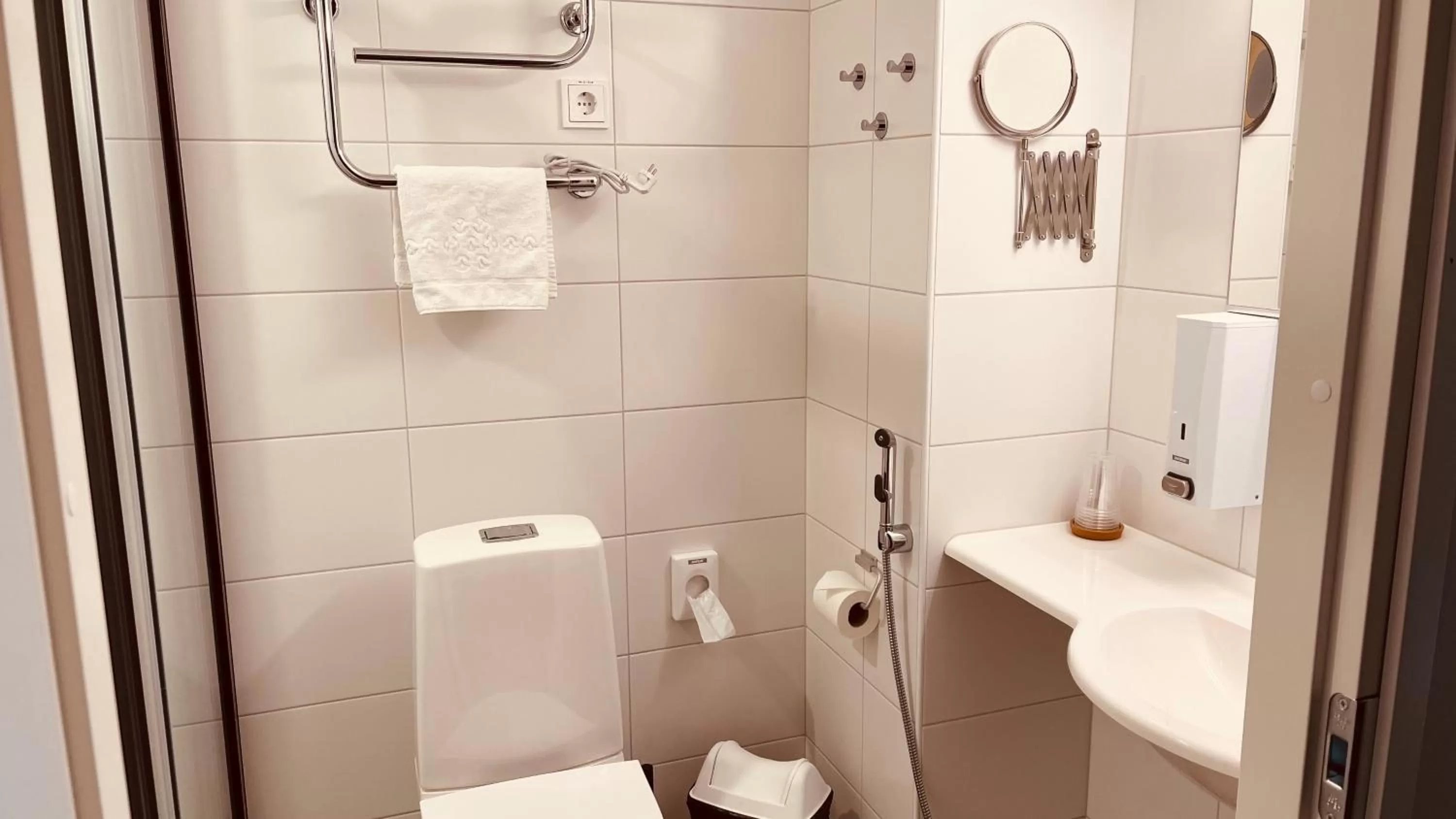 Bathroom in Hotelli Loimu by UHANDA