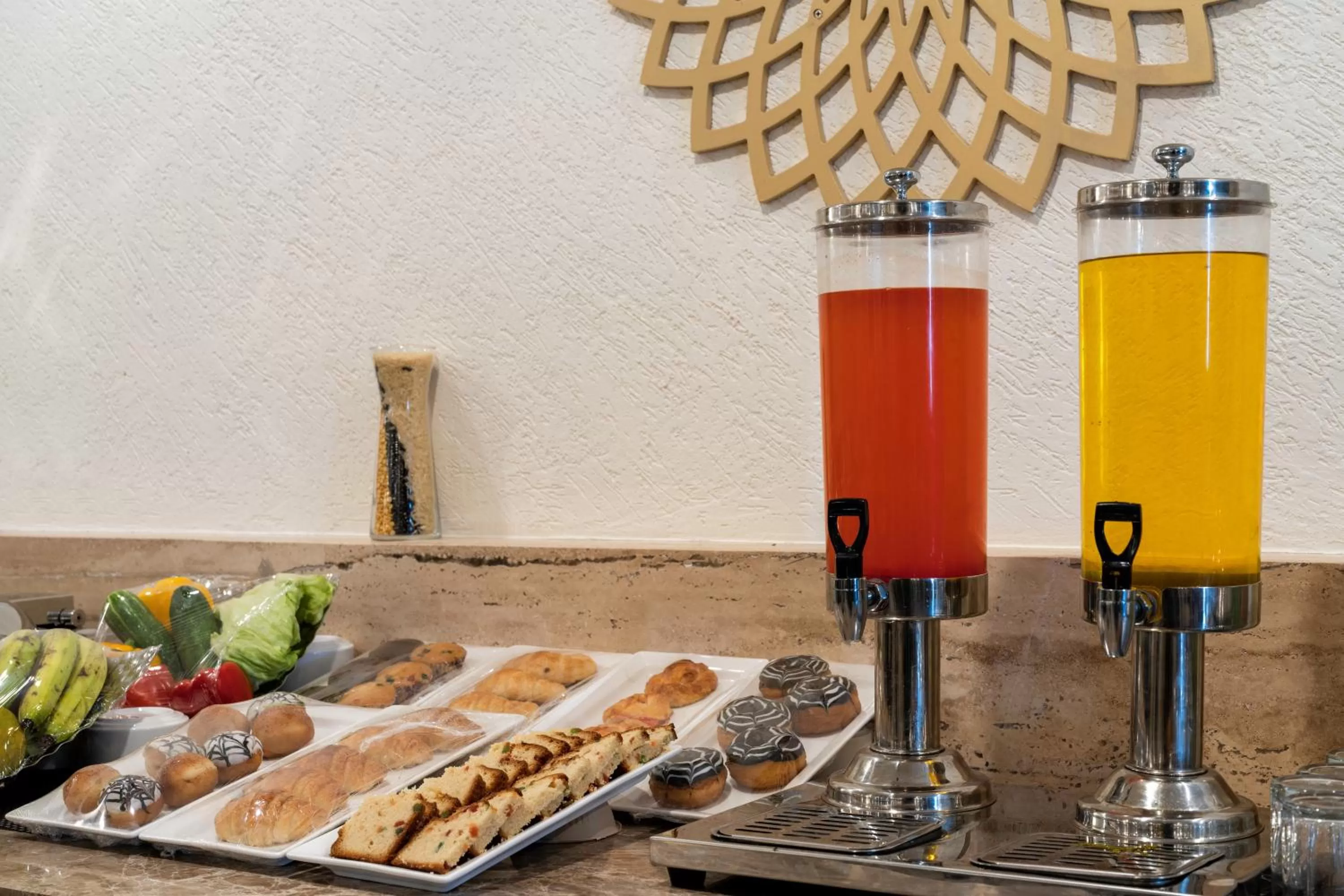 Restaurant/places to eat in Cygnett Inn Paras