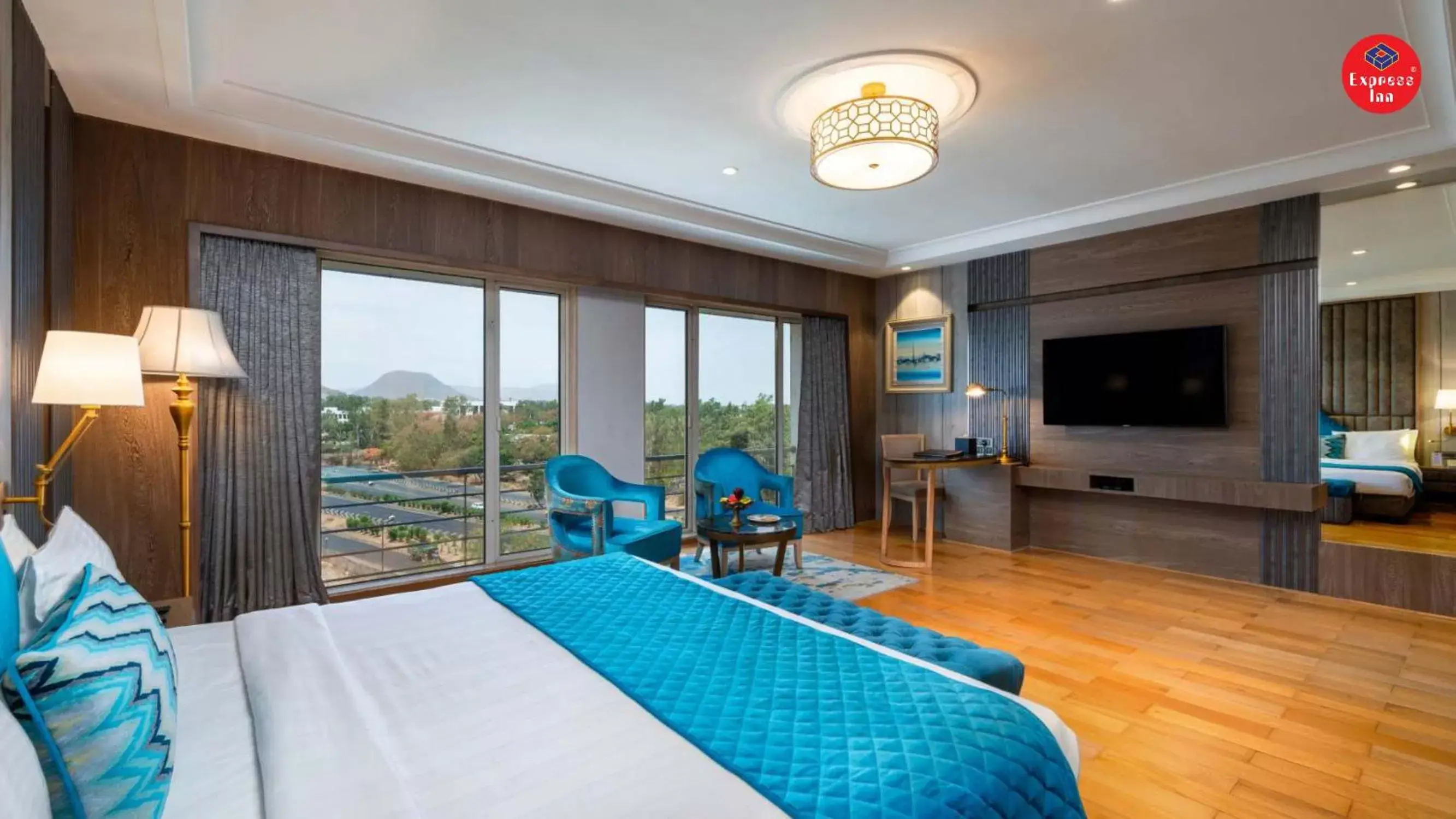 Executive Suite - single occupancy in Express Inn The Business Luxury Hotel Executive Suite - single occupancy in Express Inn The Business Luxury Hotel