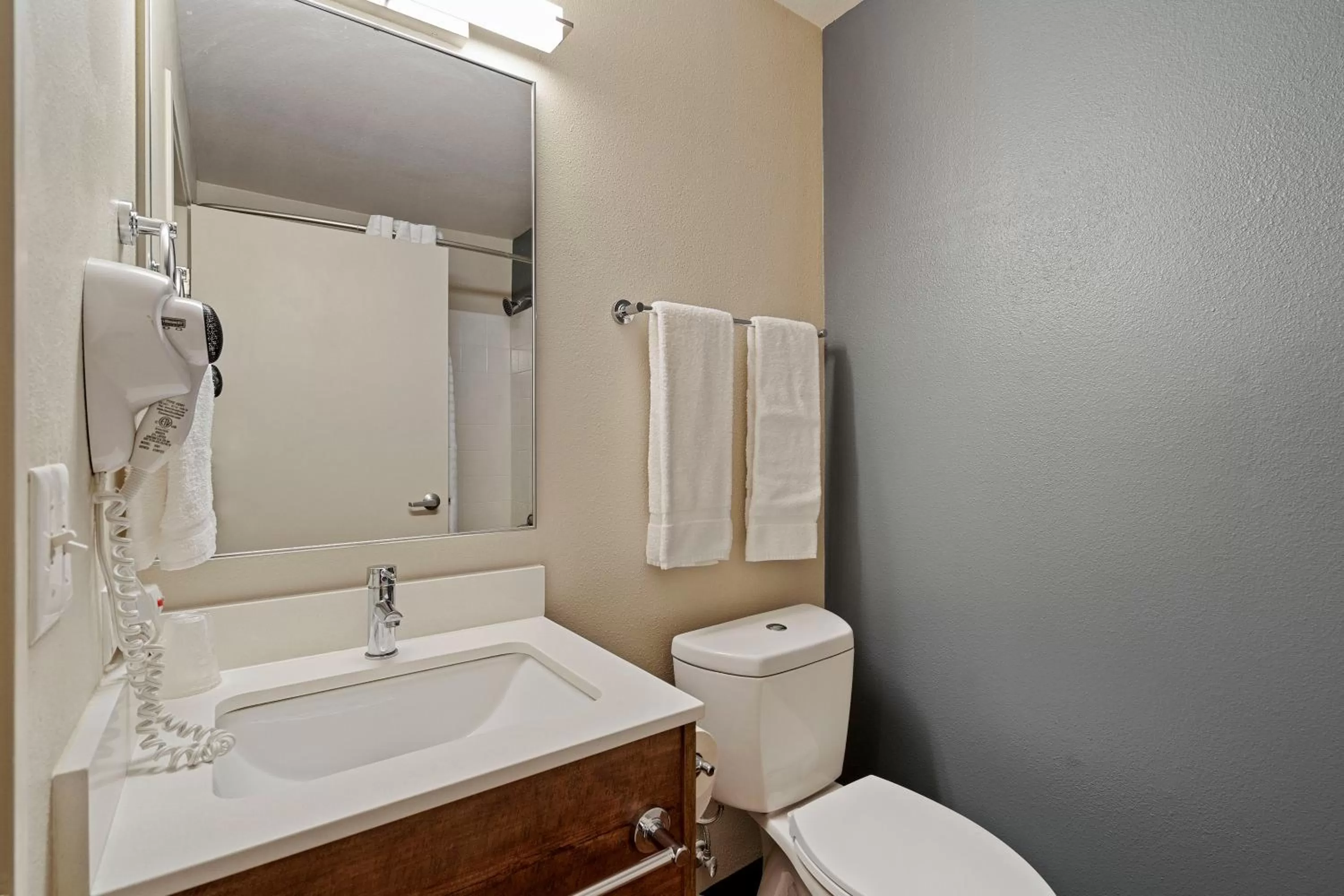 Bathroom in Extended Stay America Suites - Seattle - Redmond