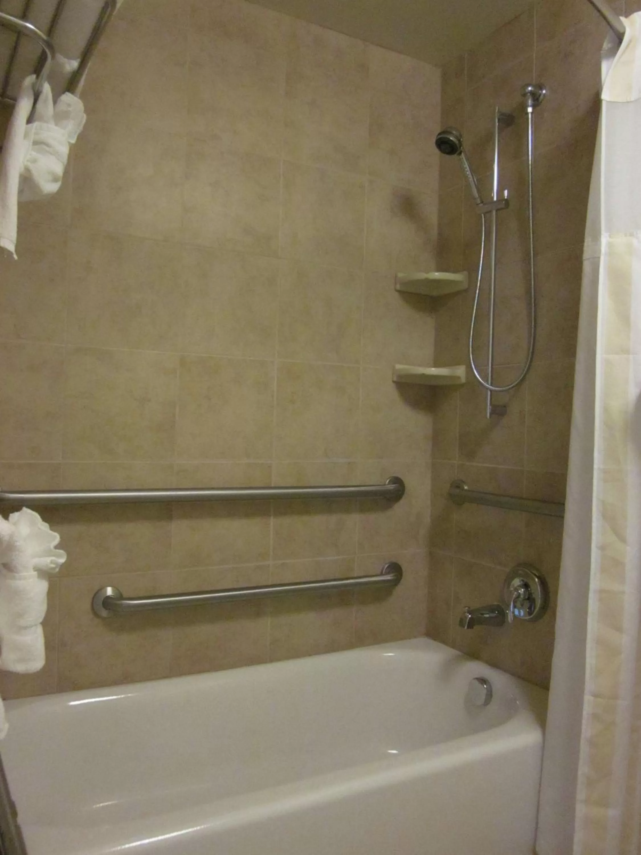 Queen Room with Two Queen Beds - Disability Access with Bathtub in Hilton Garden Inn Omaha East/Council Bluffs