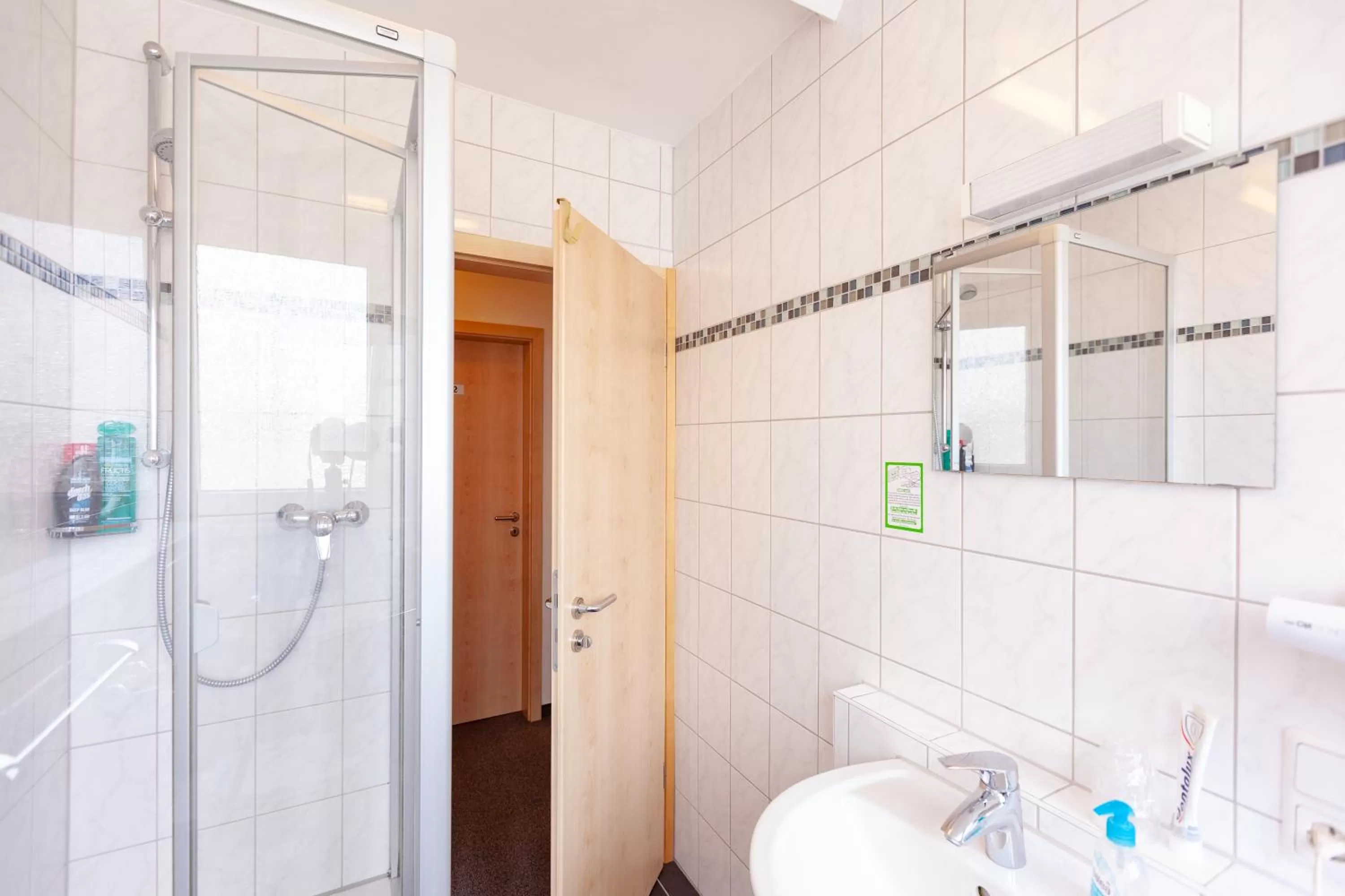 Shower, Bathroom in BrauHotel Bonn