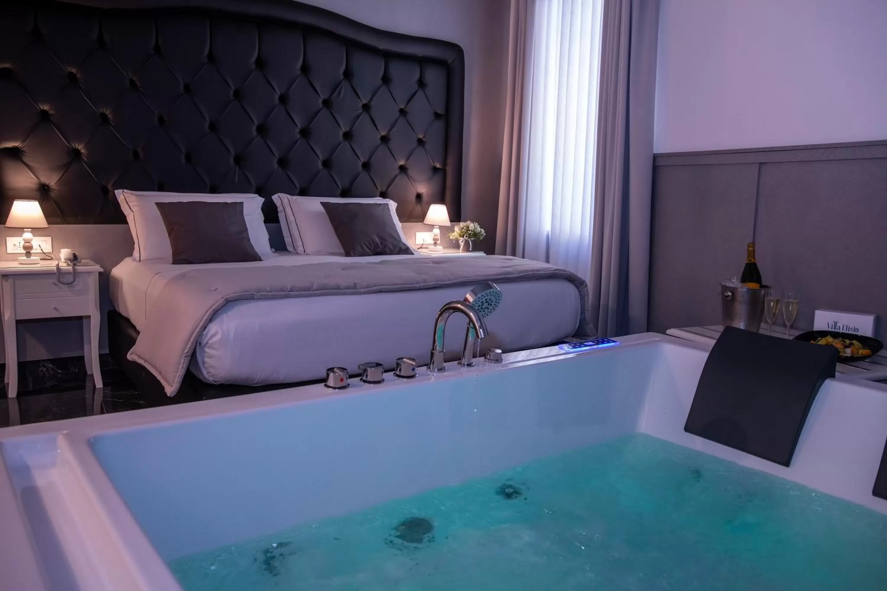 Hot Tub, Bed in Villa Elisio Hotel & Spa